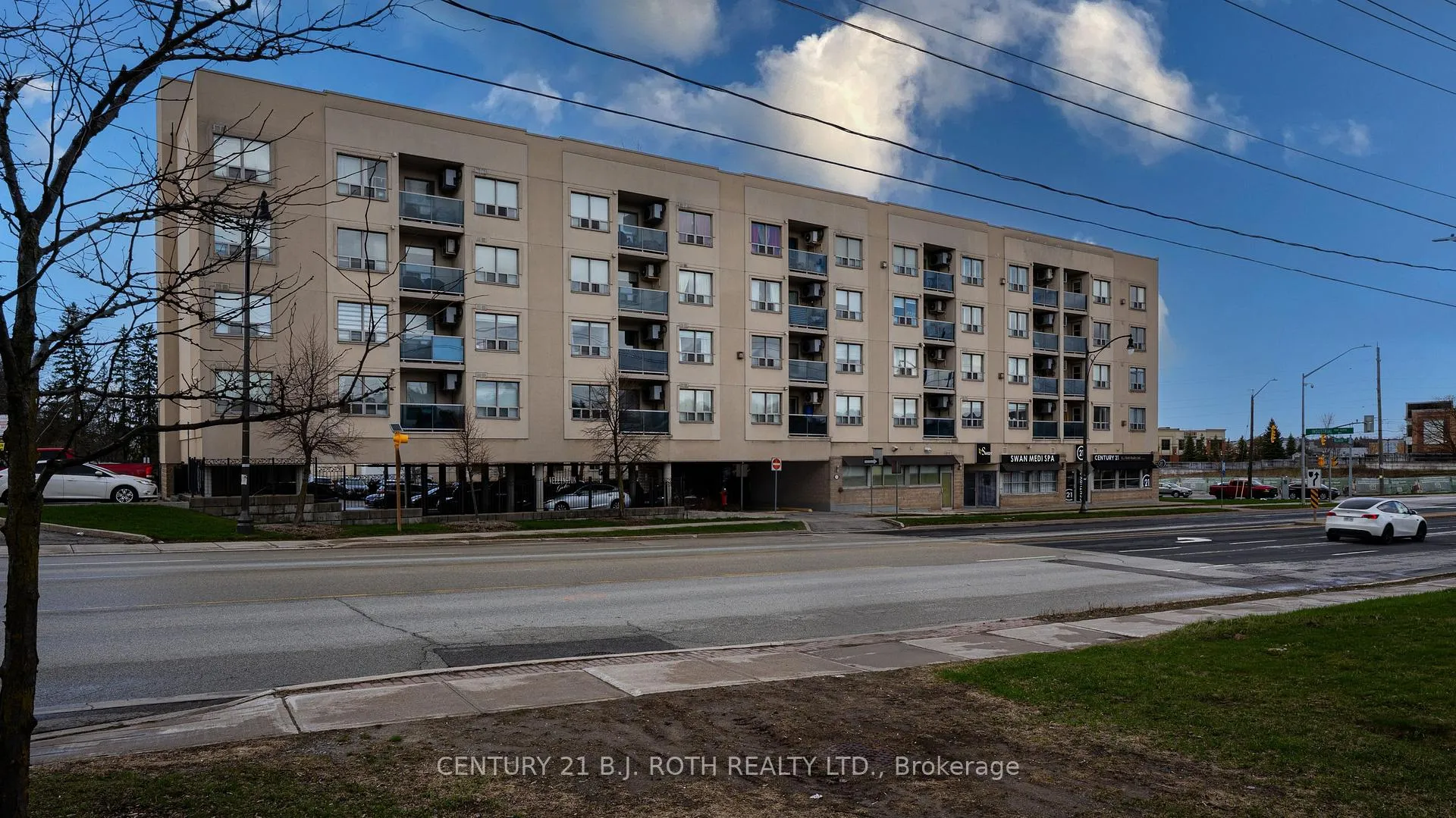 Photo 1 of Unit 411, 160 Wellington Street E, Aurora, Bayview Wellington — HOMEH