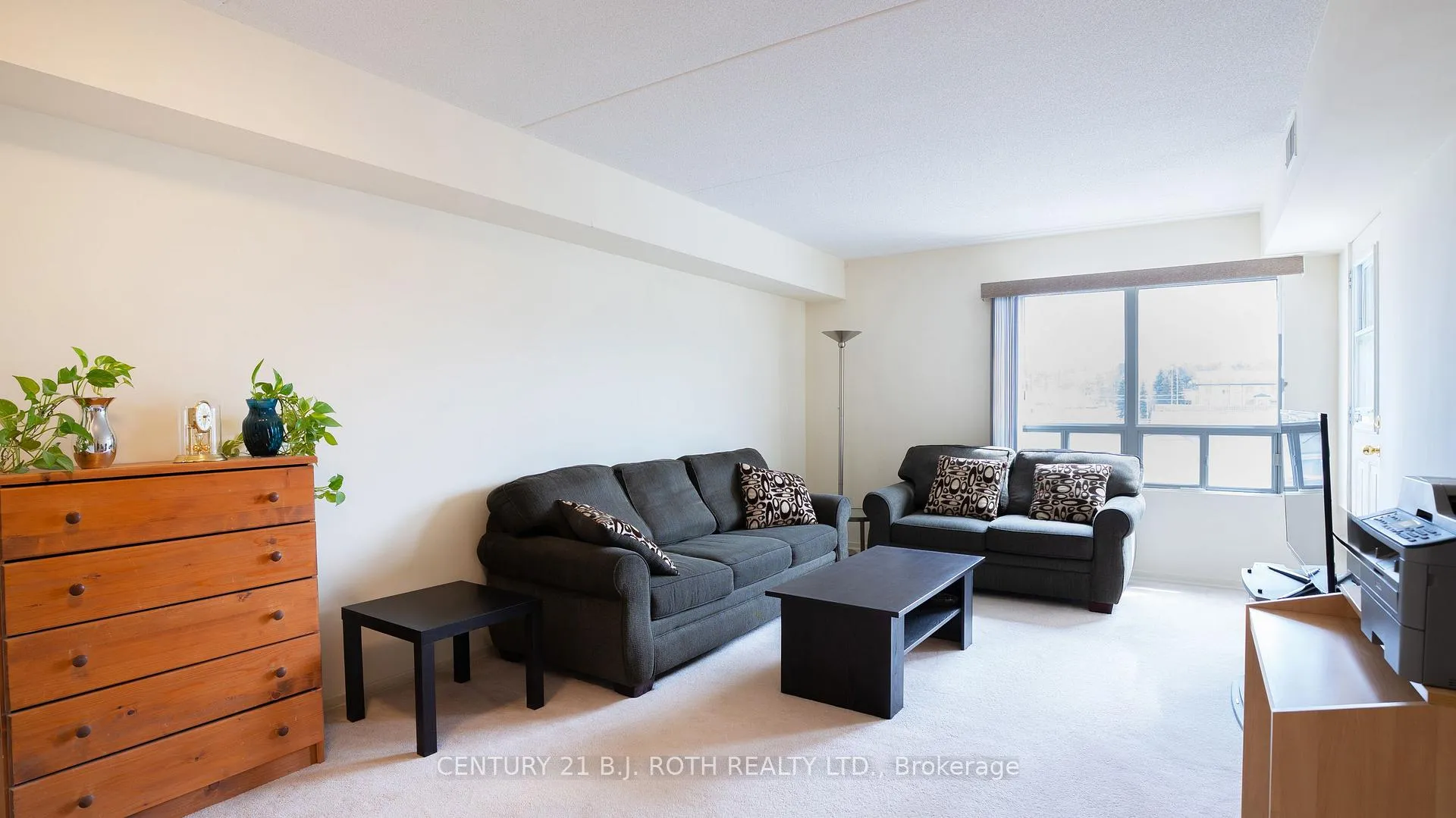 Photo 7 of Unit 411, 160 Wellington Street E, Aurora, Bayview Wellington — HOMEH