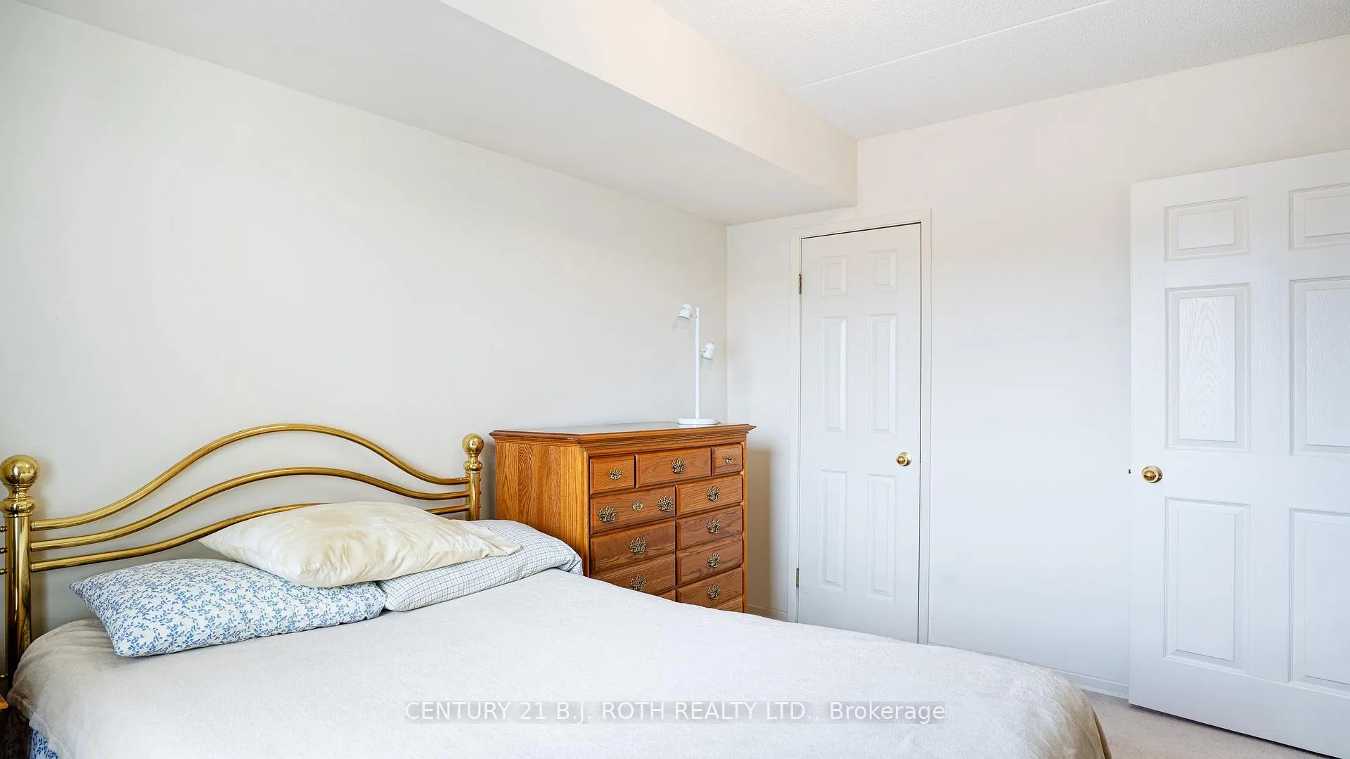Photo 11 of Unit 411, 160 Wellington Street E, Aurora, Bayview Wellington — HOMEH