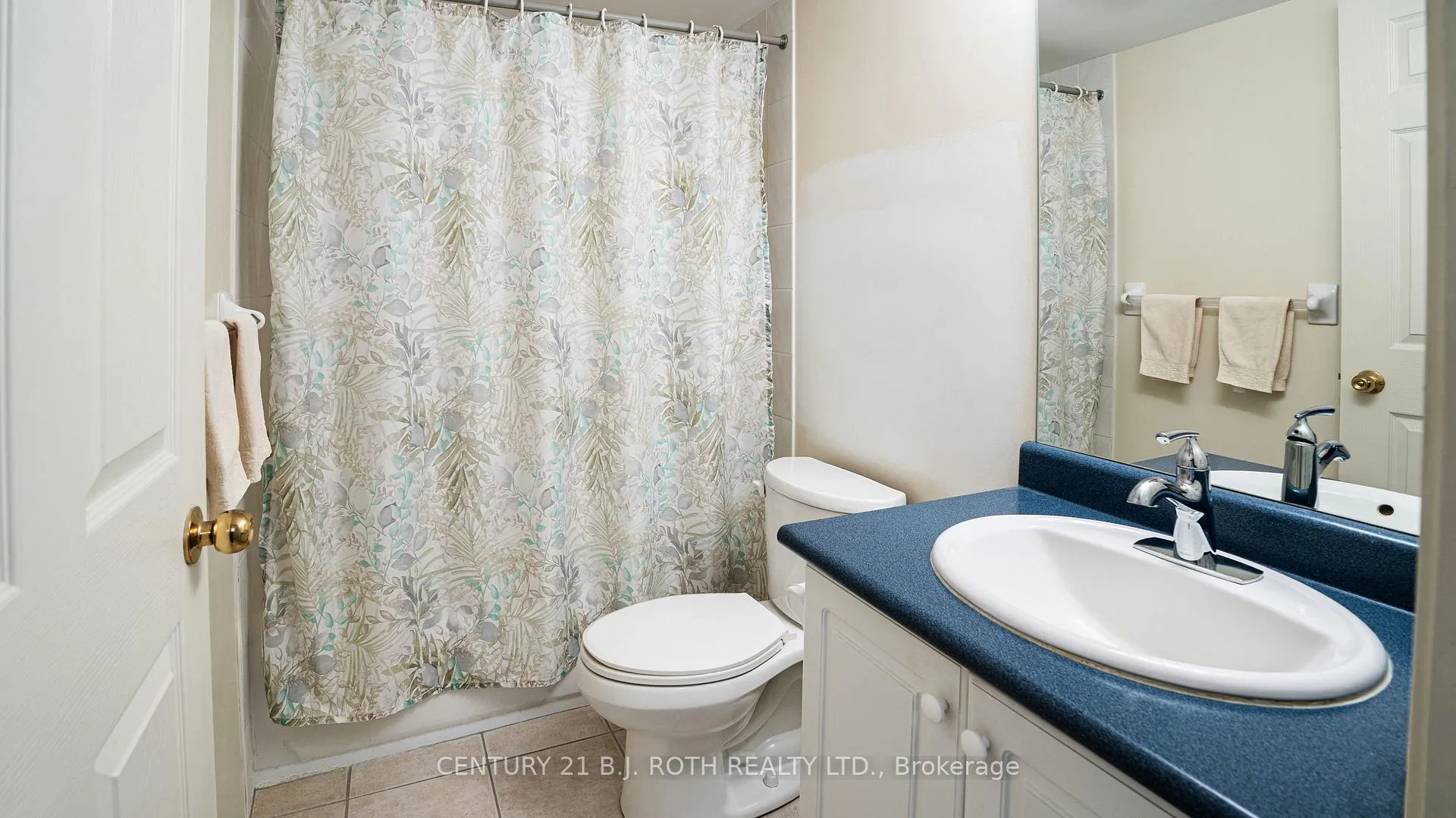 Photo 12 of Unit 411, 160 Wellington Street E, Aurora, Bayview Wellington — HOMEH