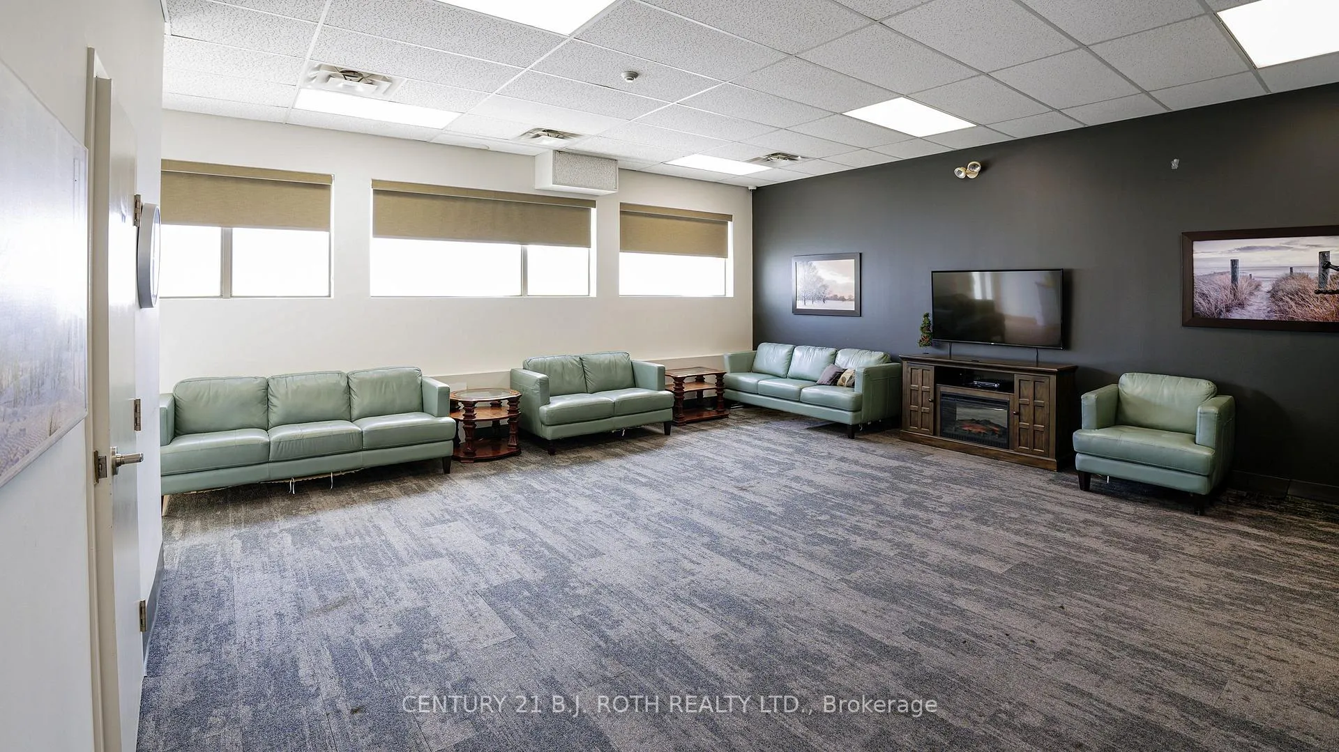 Photo 14 of Unit 411, 160 Wellington Street E, Aurora, Bayview Wellington — HOMEH