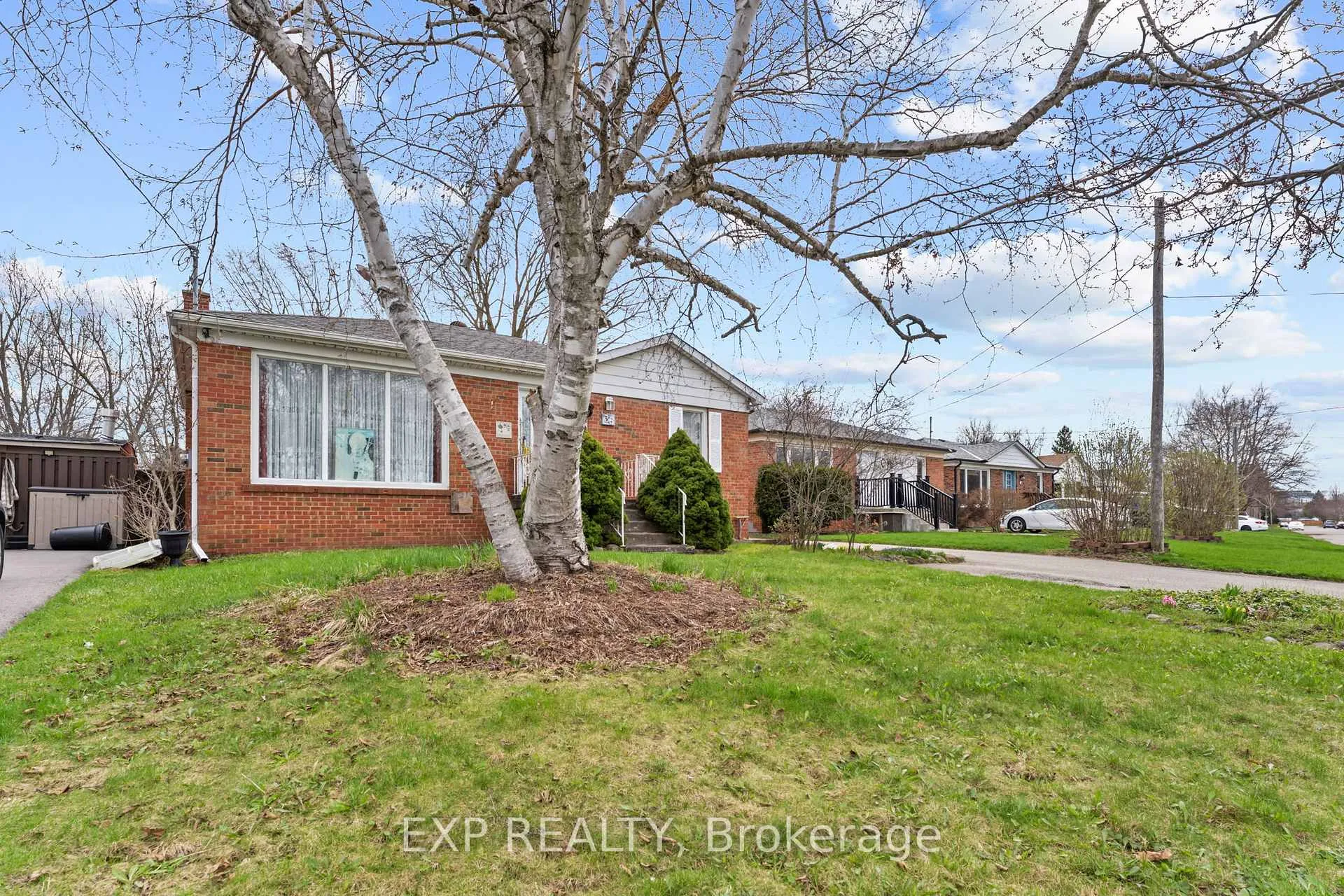 Photo 3 of 36 Shelley Street, Halton Hills, Georgetown — HOMEH