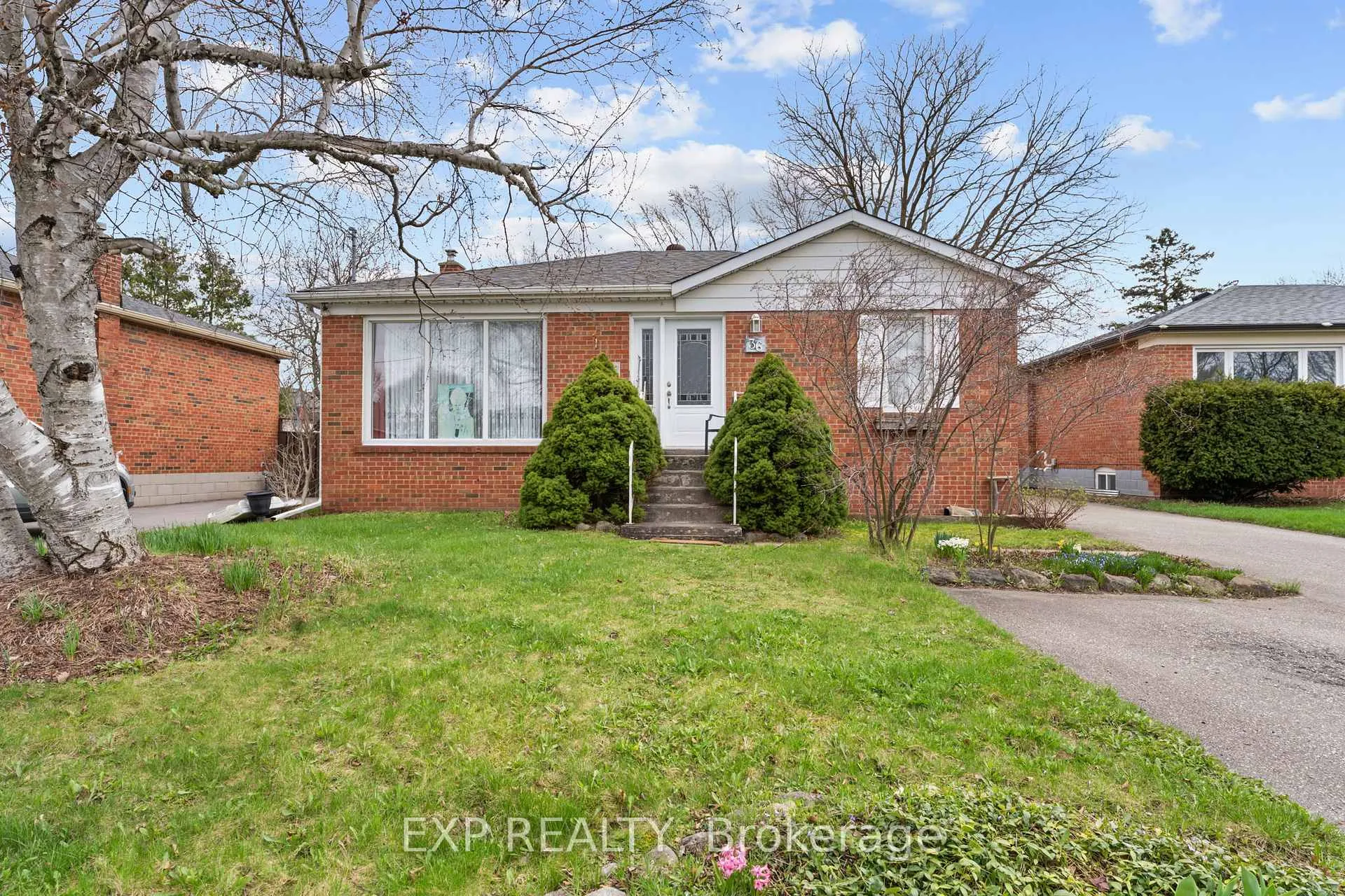 Photo 4 of 36 Shelley Street, Halton Hills, Georgetown — HOMEH
