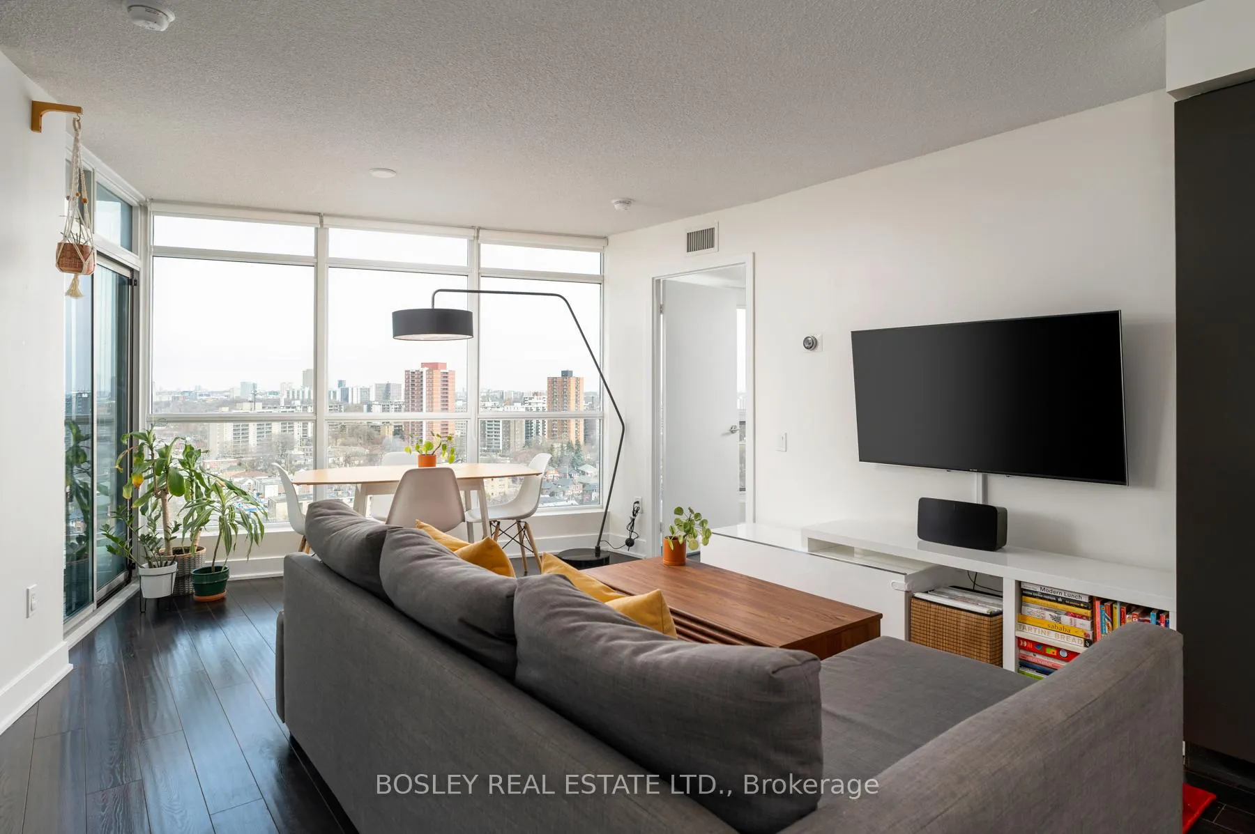 Photo 9 of Unit 1807, 1048 Broadview Avenue, Toronto, Broadview North — HOMEH