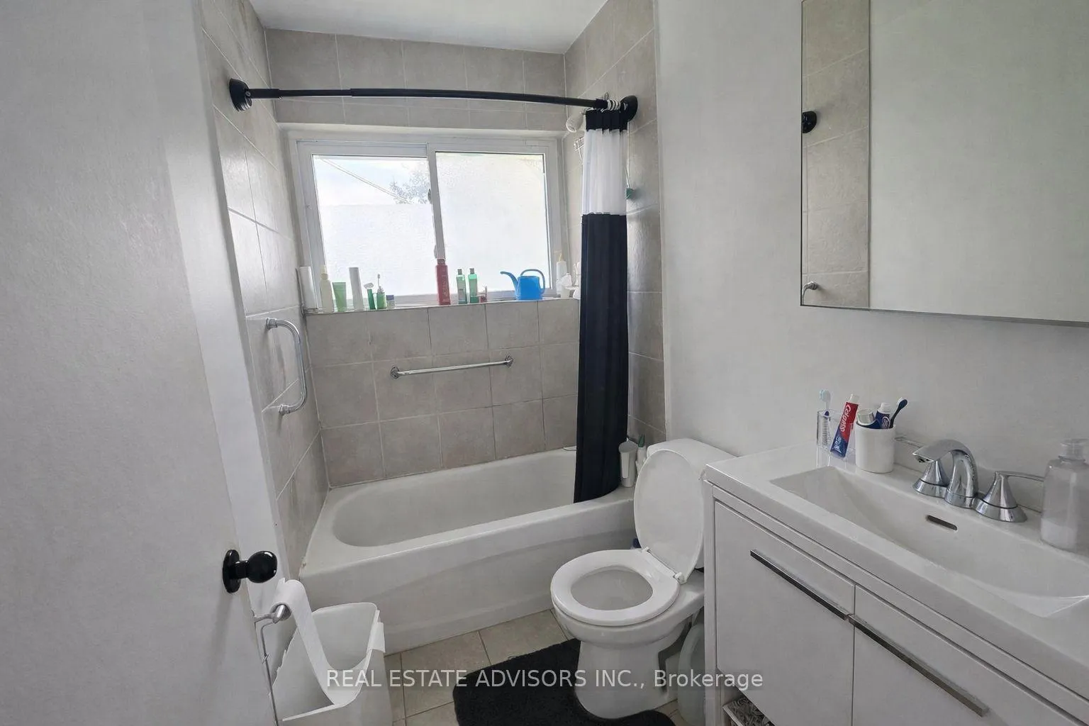 Photo 5 of 65 Moncrieff Drive, Etobicoke, Rexdale-Kipling — HOMEH