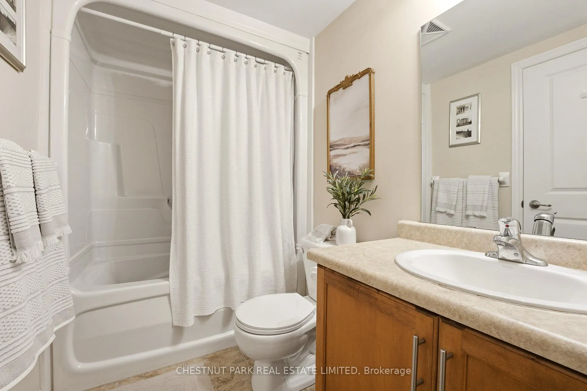 Photo 15 of Unit 315, 56 Kerman Avenue, Grimsby, Grimsby West — HOMEH