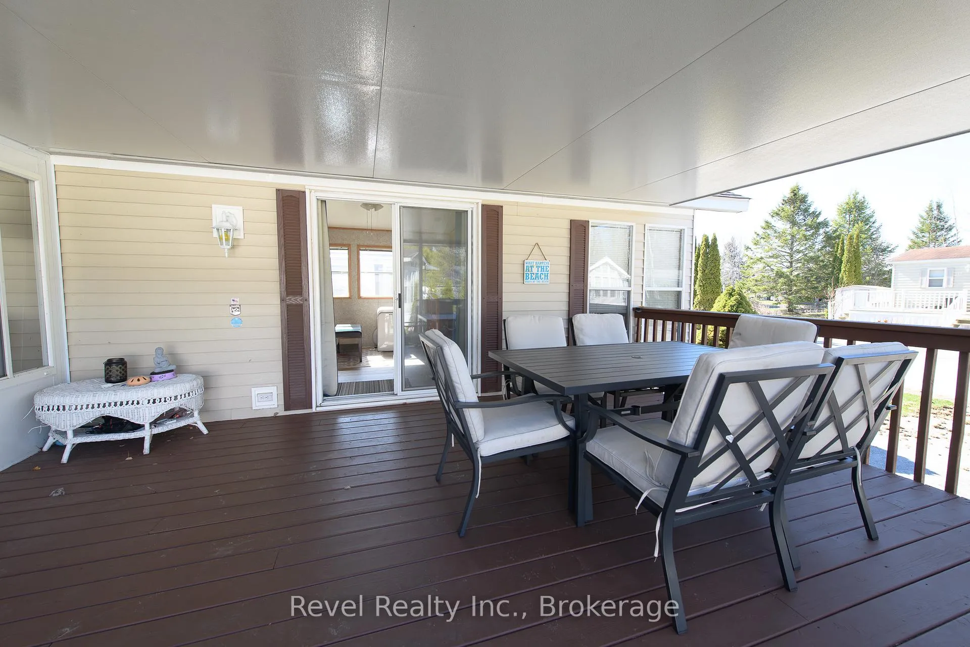 Photo 5 of 30 Huron Circle, Wasaga Beach — HOMEH