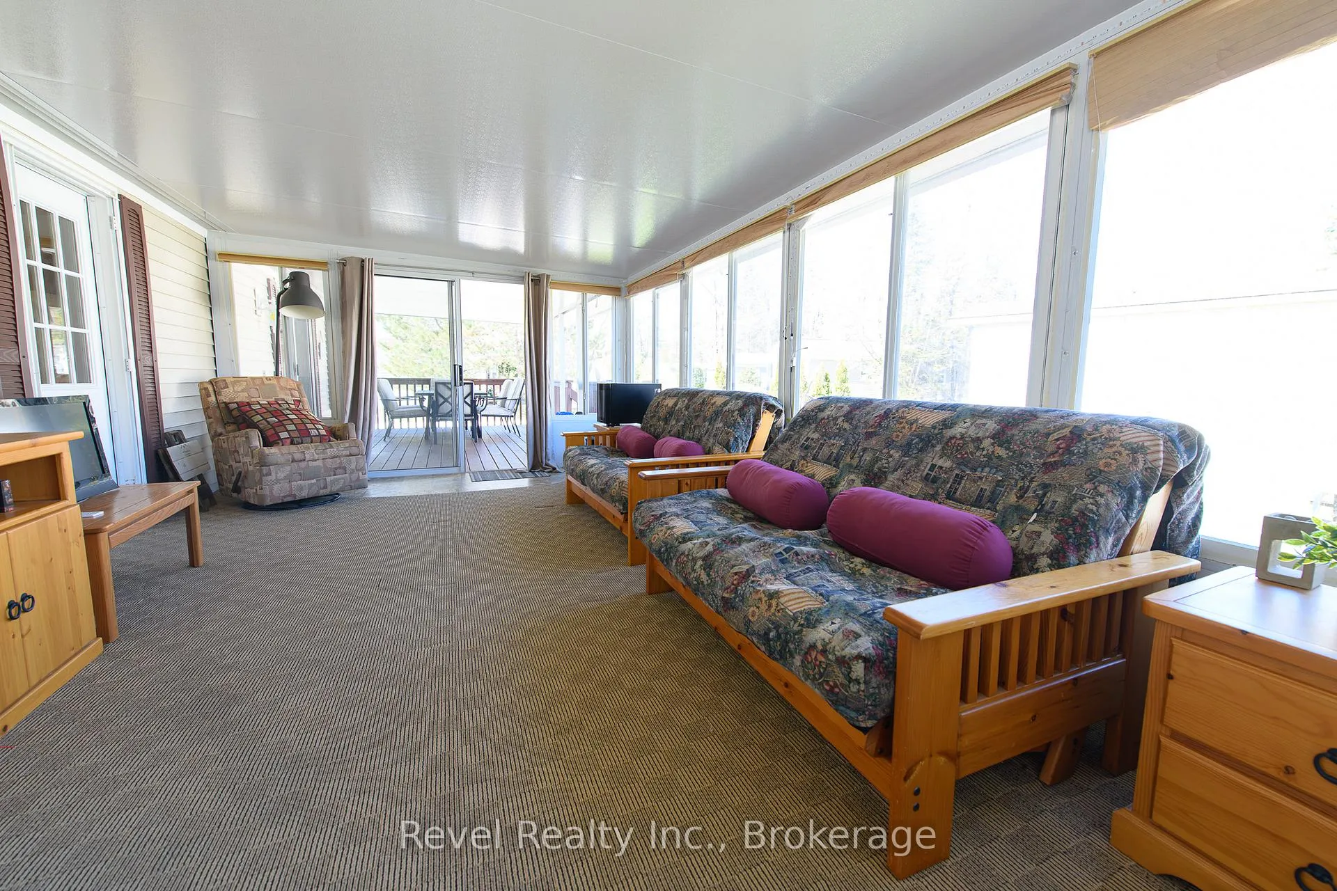 Photo 11 of 30 Huron Circle, Wasaga Beach — HOMEH