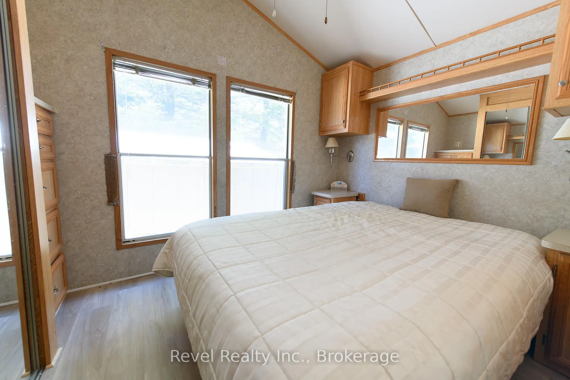 Photo 13 of 30 Huron Circle, Wasaga Beach — HOMEH