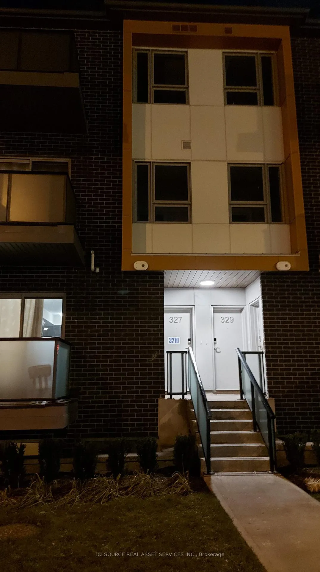 Front of Unit 327, 2787 Eglinton Avenue E