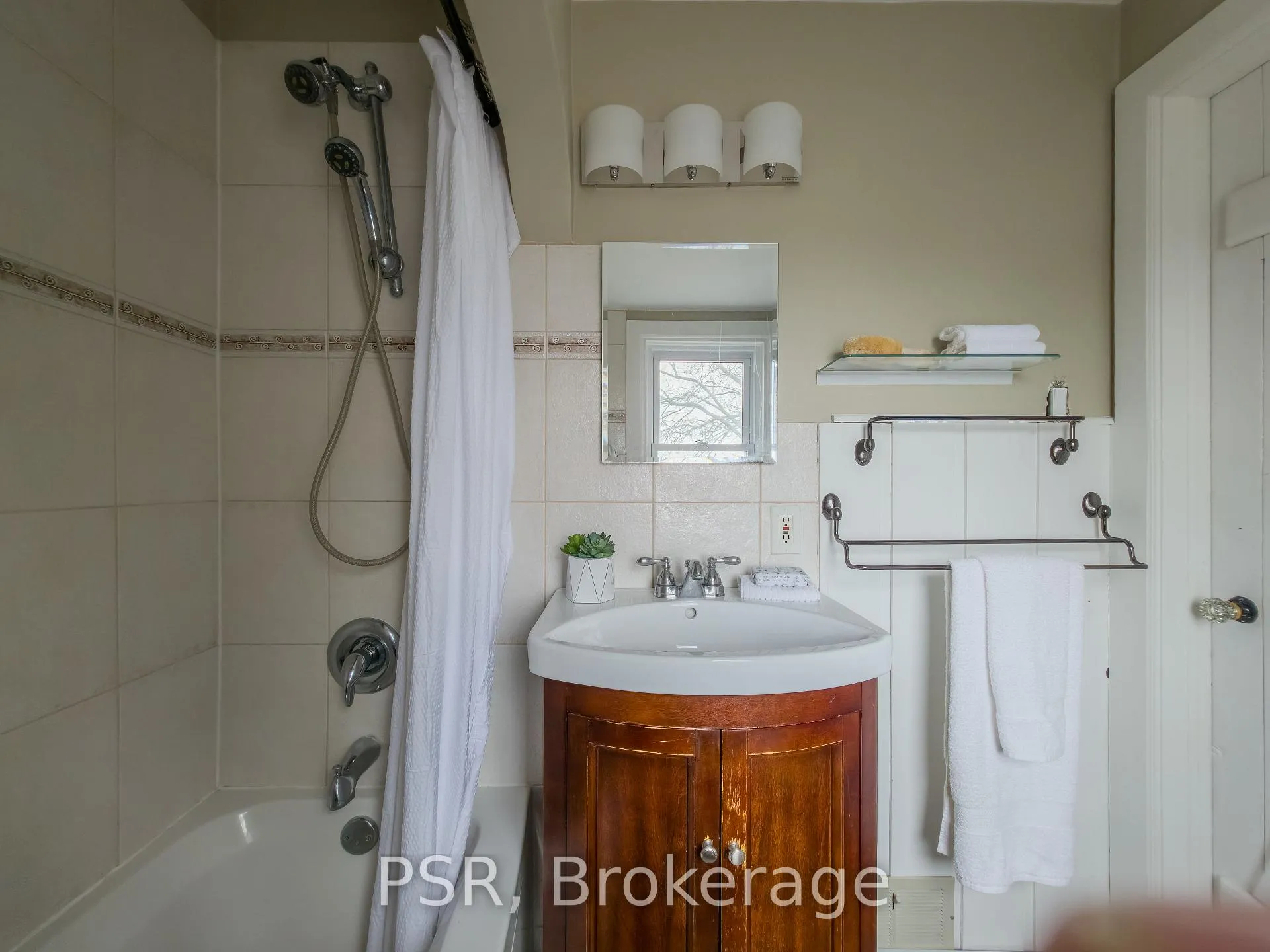 Photo 22 of 68 Fairmount Road, Kitchener — HOMEH
