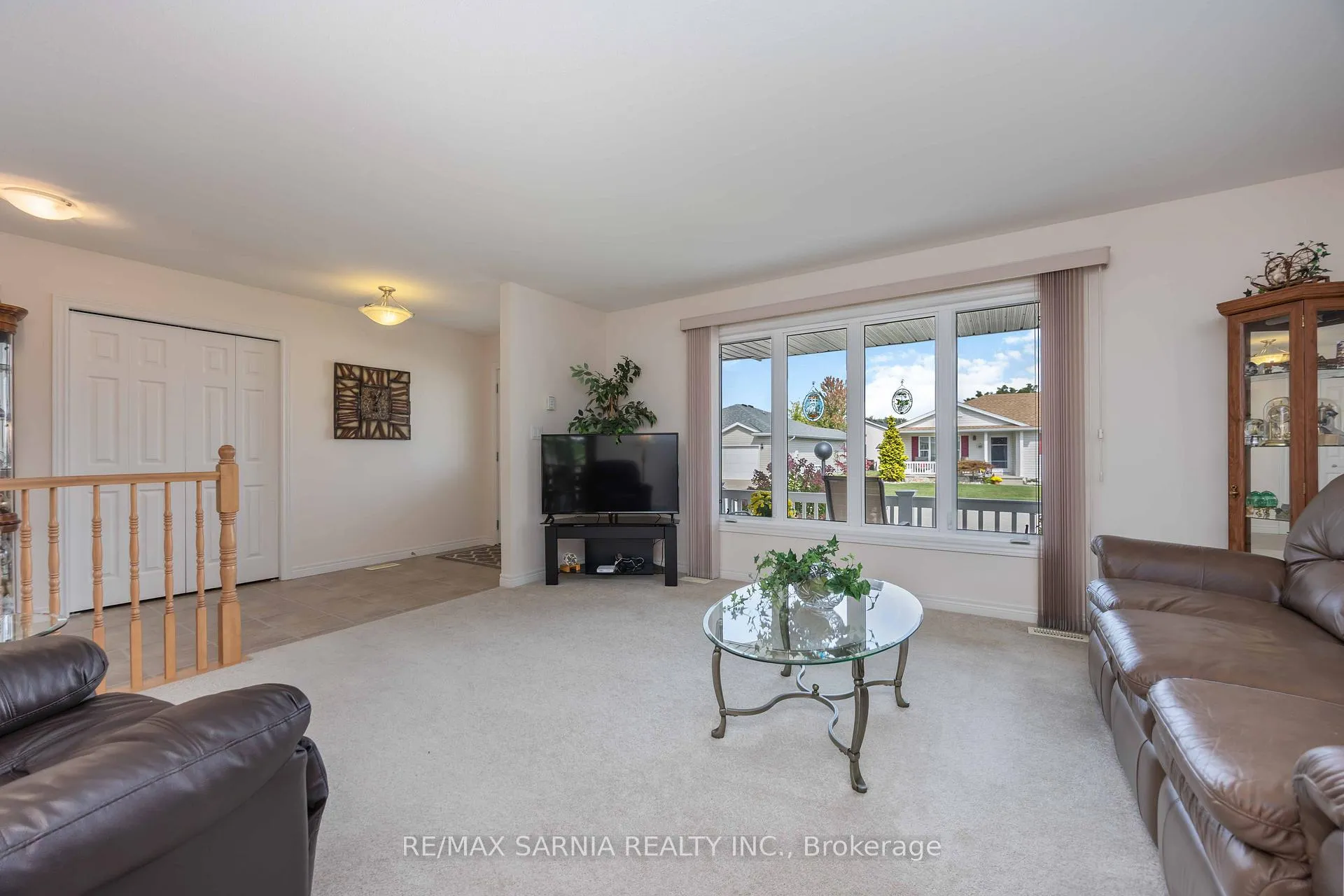 Photo 6 of Unit 143, 5700 Blackwell Side Road, Sarnia — HOMEH