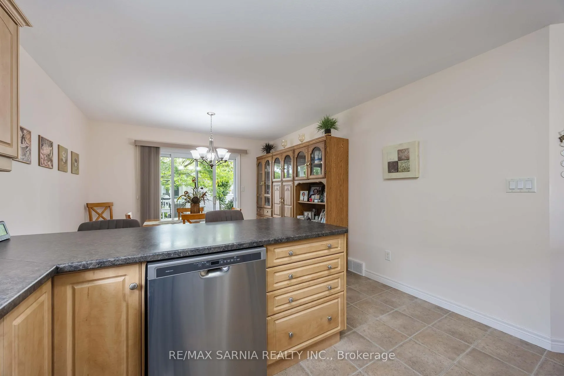 Photo 11 of Unit 143, 5700 Blackwell Side Road, Sarnia — HOMEH
