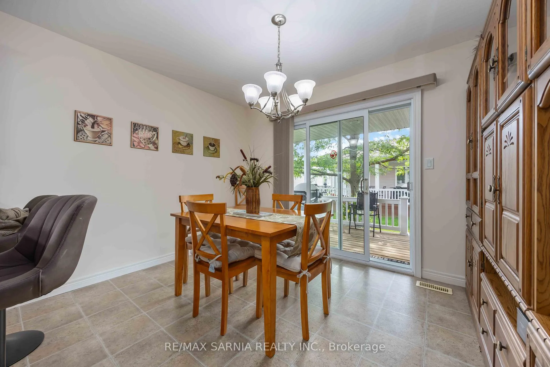 Photo 12 of Unit 143, 5700 Blackwell Side Road, Sarnia — HOMEH