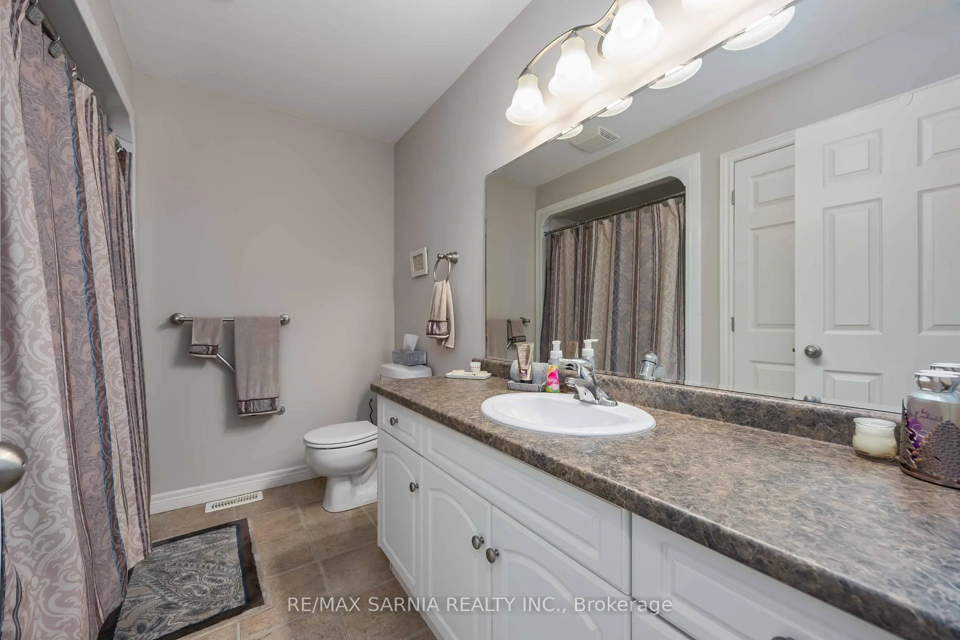 Photo 19 of Unit 143, 5700 Blackwell Side Road, Sarnia — HOMEH