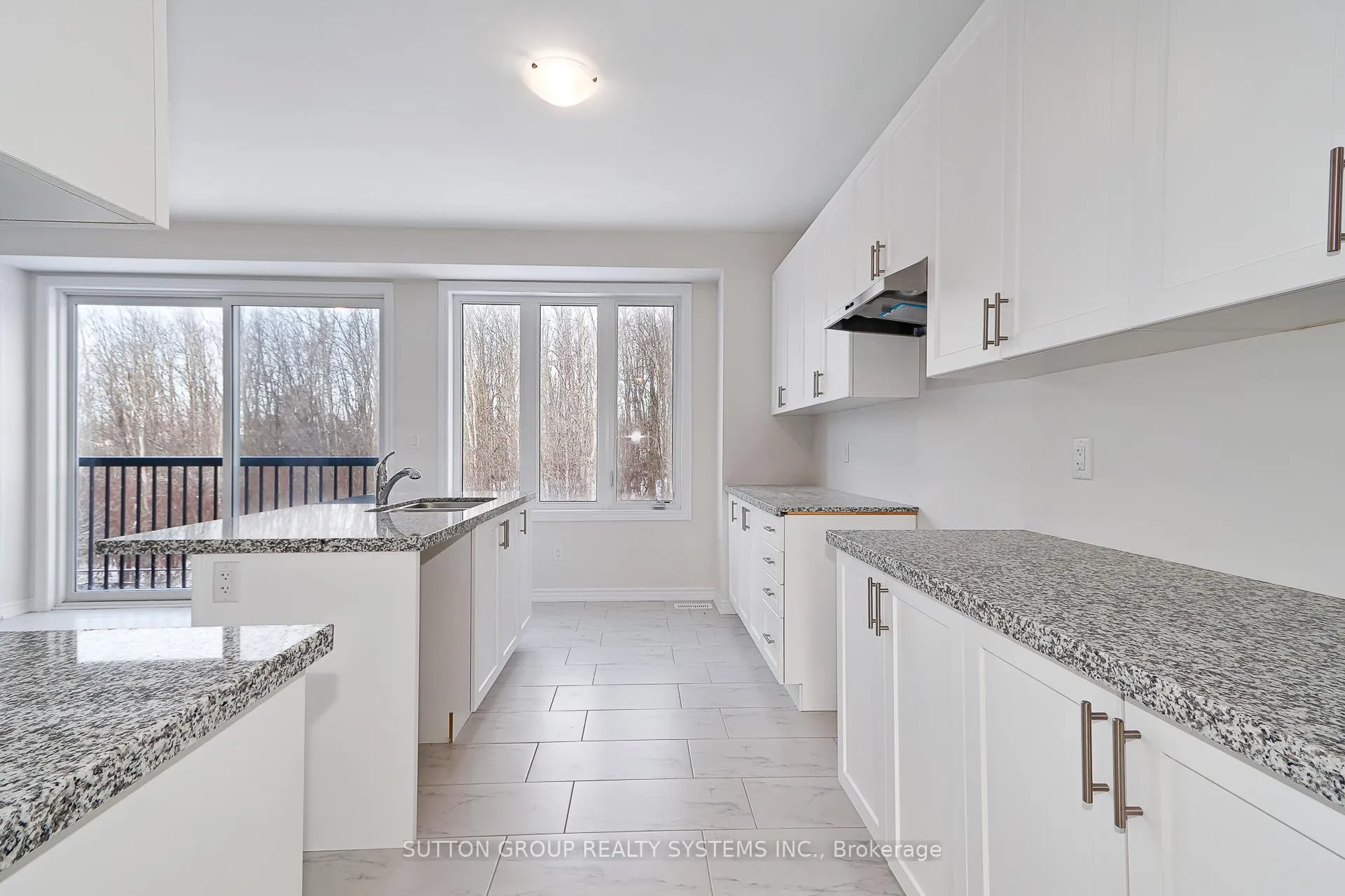 Photo 8 of 27 Del Ray Crescent, Wasaga Beach — HOMEH