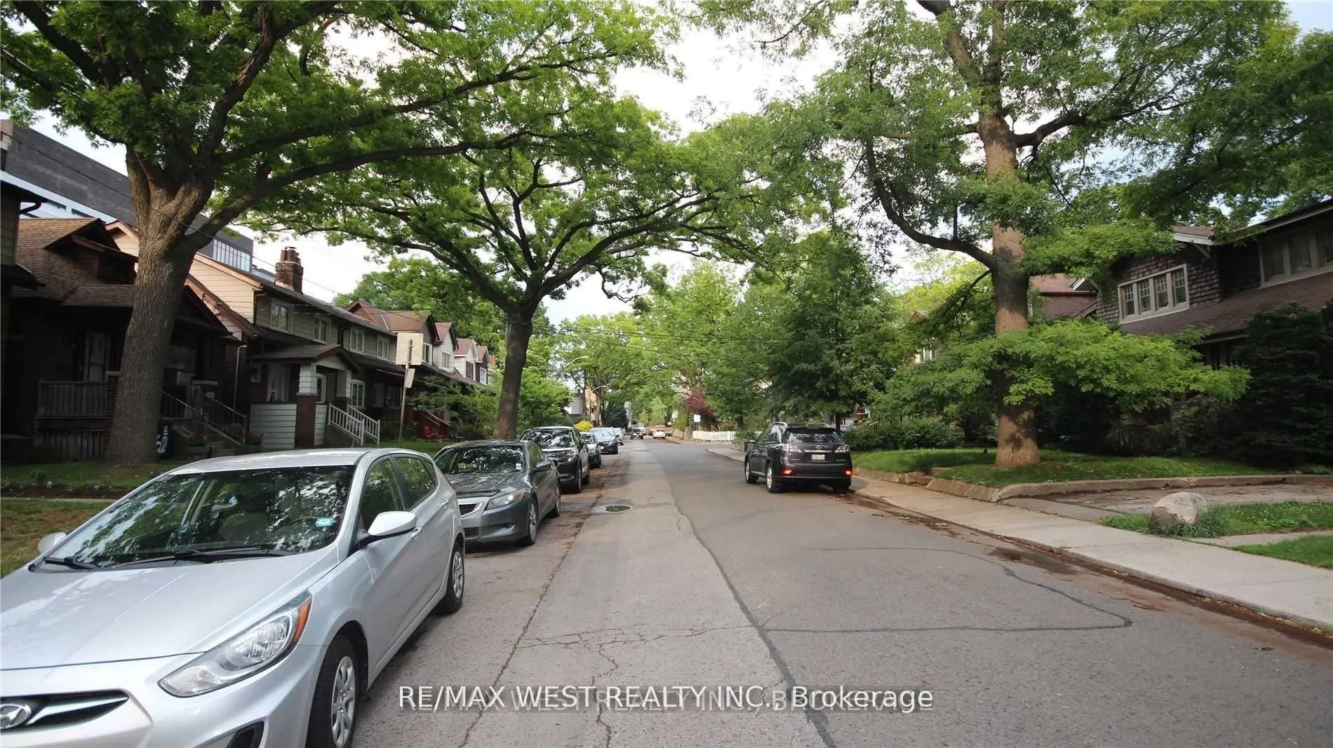 Photo 3 of Unit Lower, 48 Keystone Avenue, Toronto, East End-Danforth — HOMEH