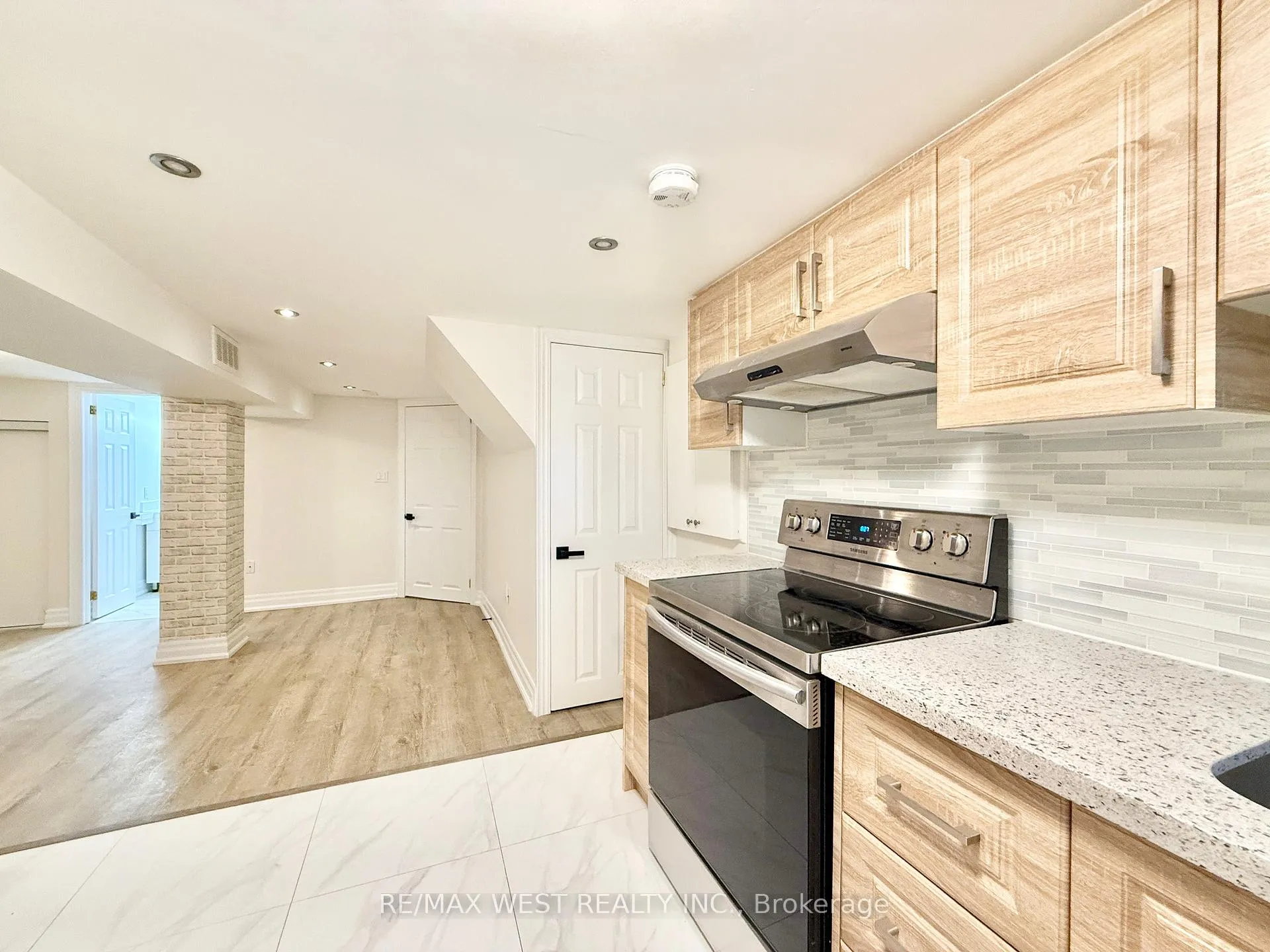 Photo 5 of Unit Lower, 48 Keystone Avenue, Toronto, East End-Danforth — HOMEH