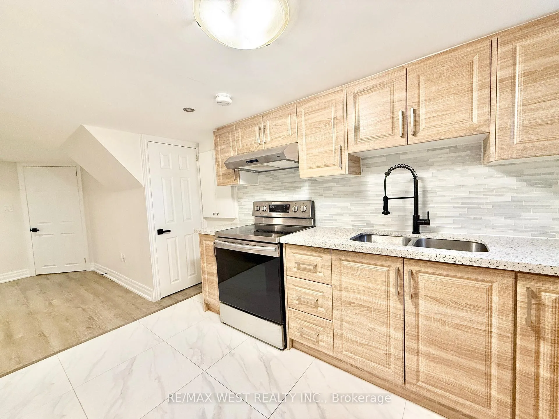 Photo 6 of Unit Lower, 48 Keystone Avenue, Toronto, East End-Danforth — HOMEH