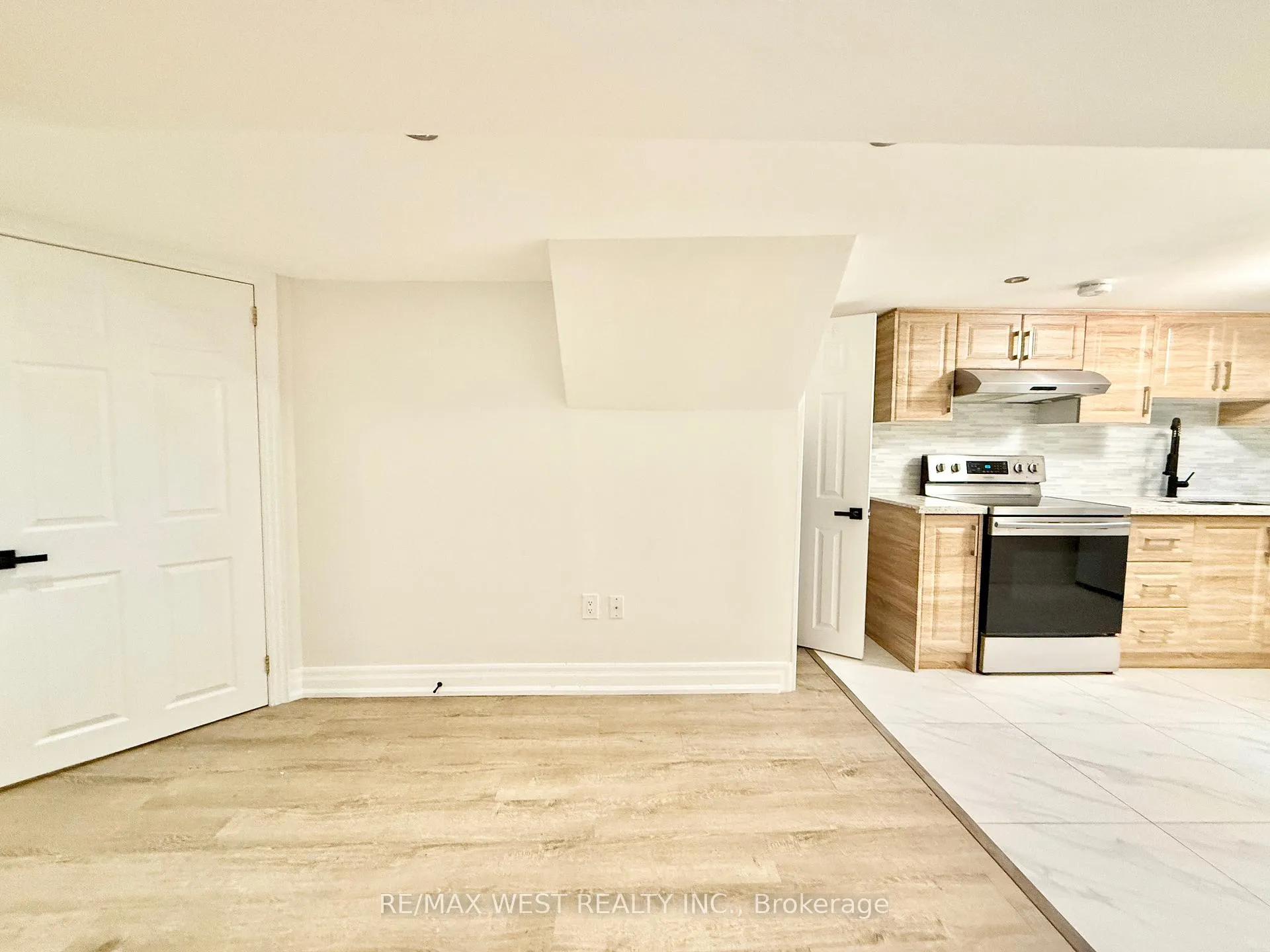 Photo 9 of Unit Lower, 48 Keystone Avenue, Toronto, East End-Danforth — HOMEH