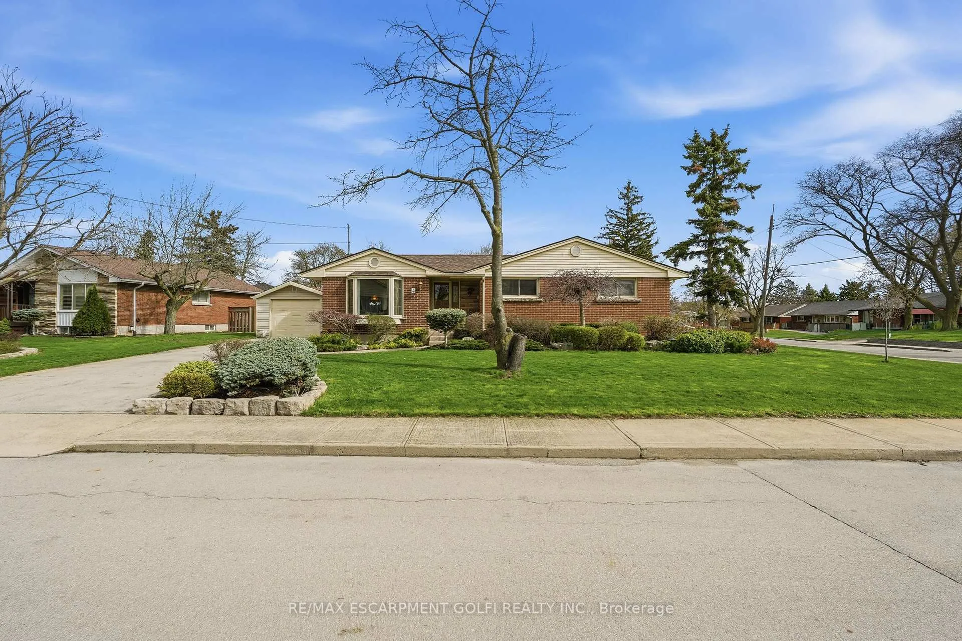Photo 2 of 4 Tilbury Court, Hamilton, Huntington — HOMEH