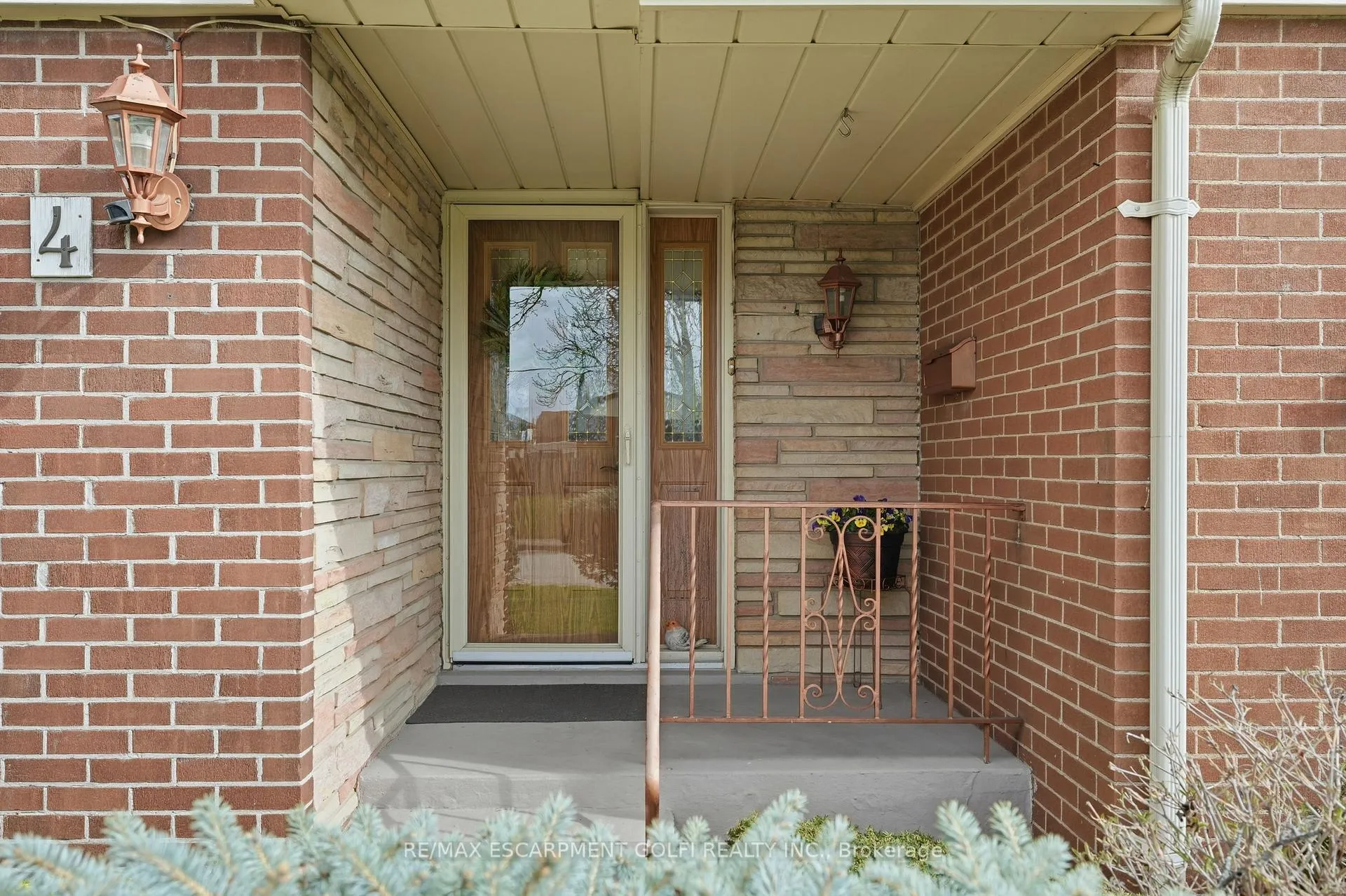 Photo 5 of 4 Tilbury Court, Hamilton, Huntington — HOMEH