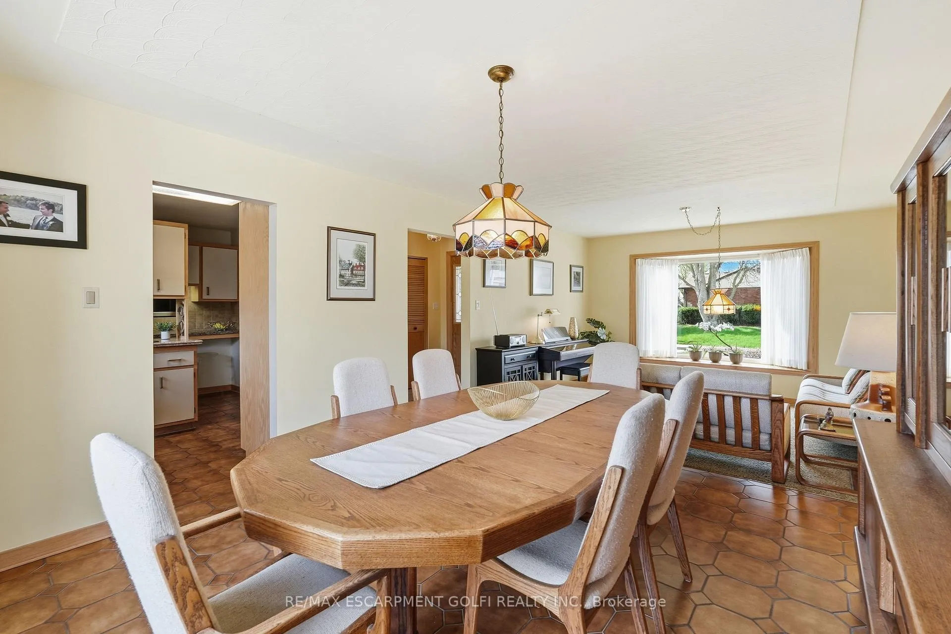 Photo 14 of 4 Tilbury Court, Hamilton, Huntington — HOMEH