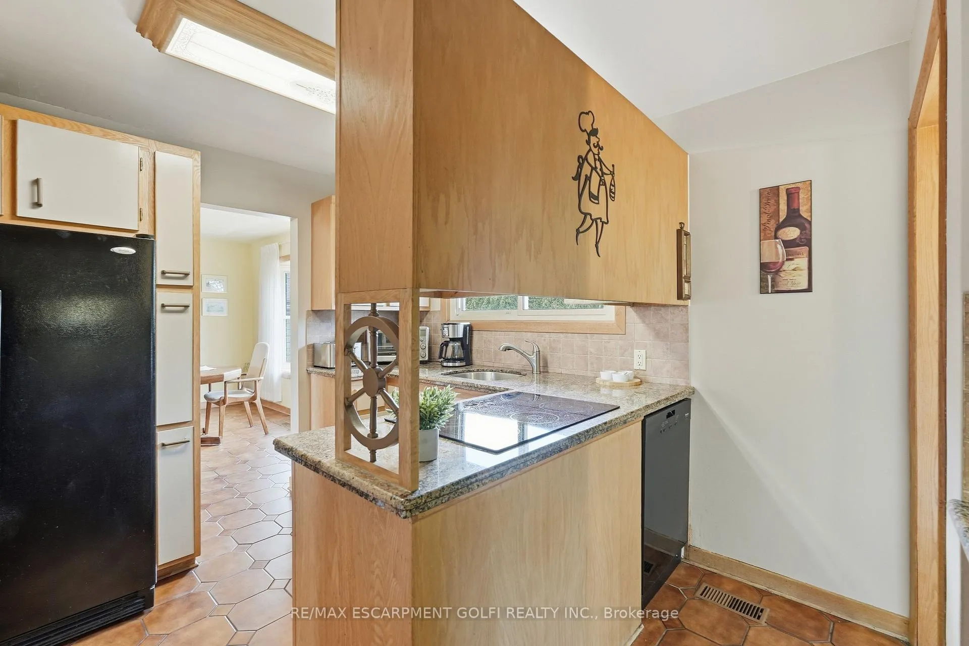 Photo 18 of 4 Tilbury Court, Hamilton, Huntington — HOMEH