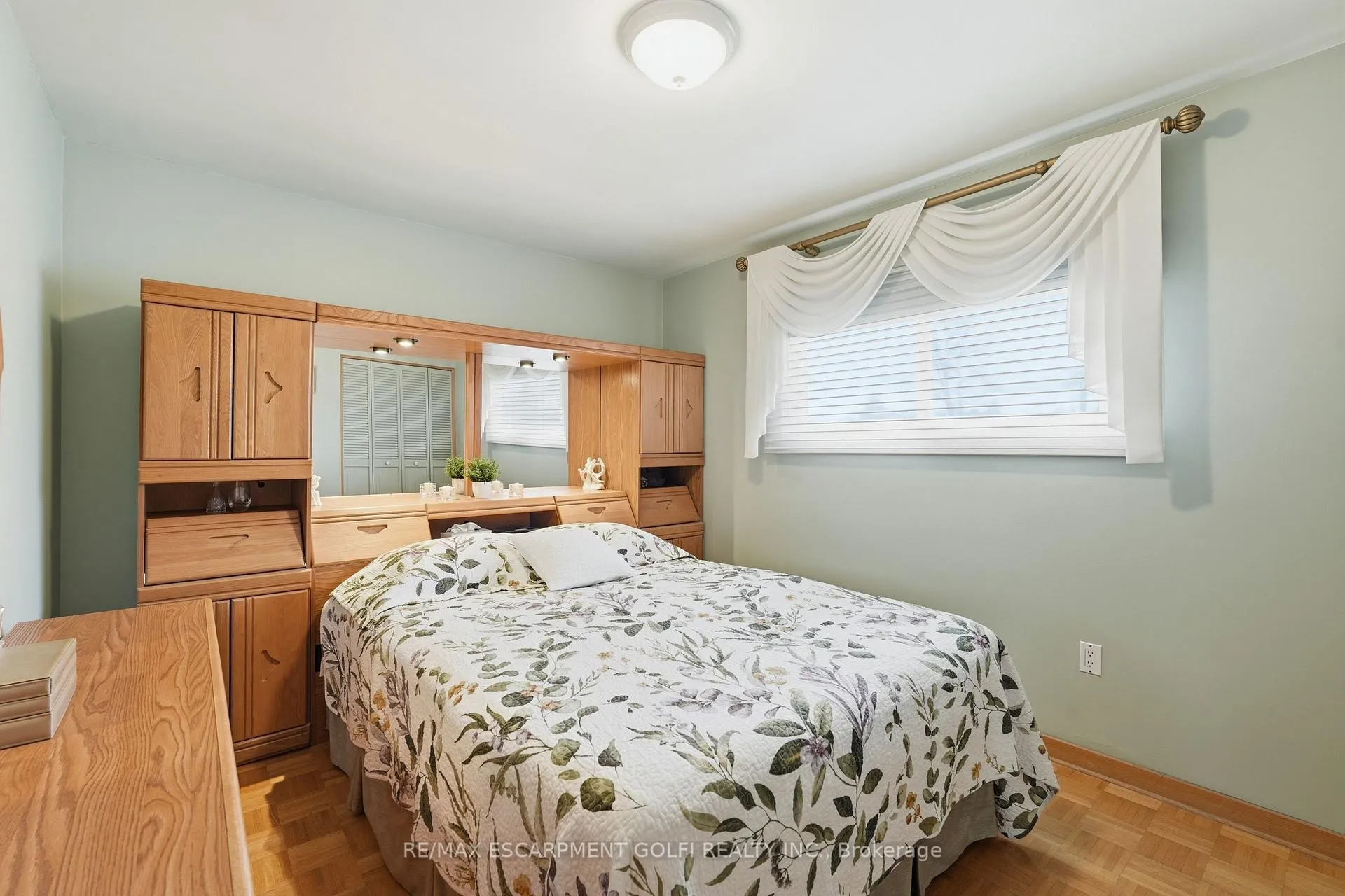 Photo 20 of 4 Tilbury Court, Hamilton, Huntington — HOMEH