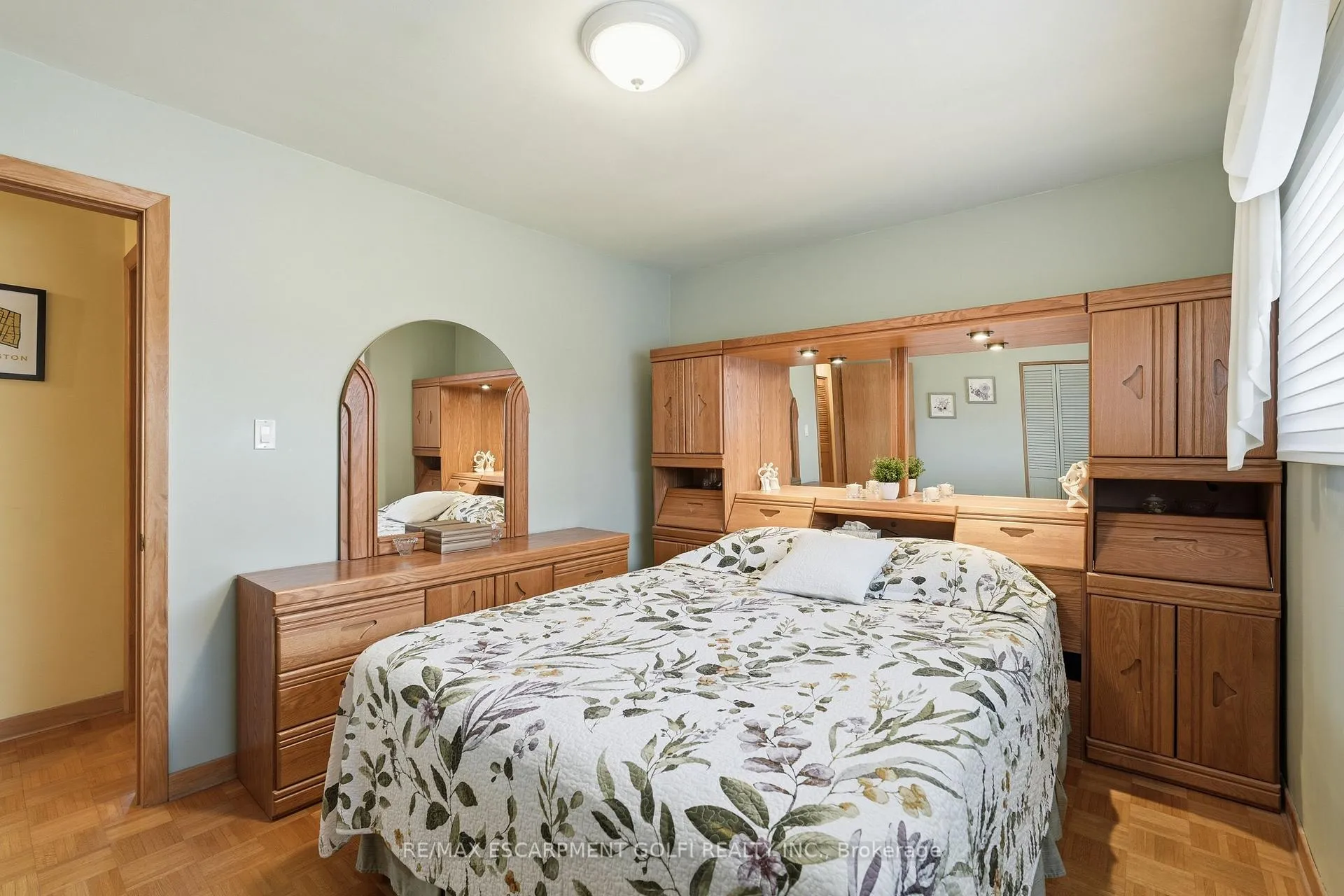 Photo 21 of 4 Tilbury Court, Hamilton, Huntington — HOMEH