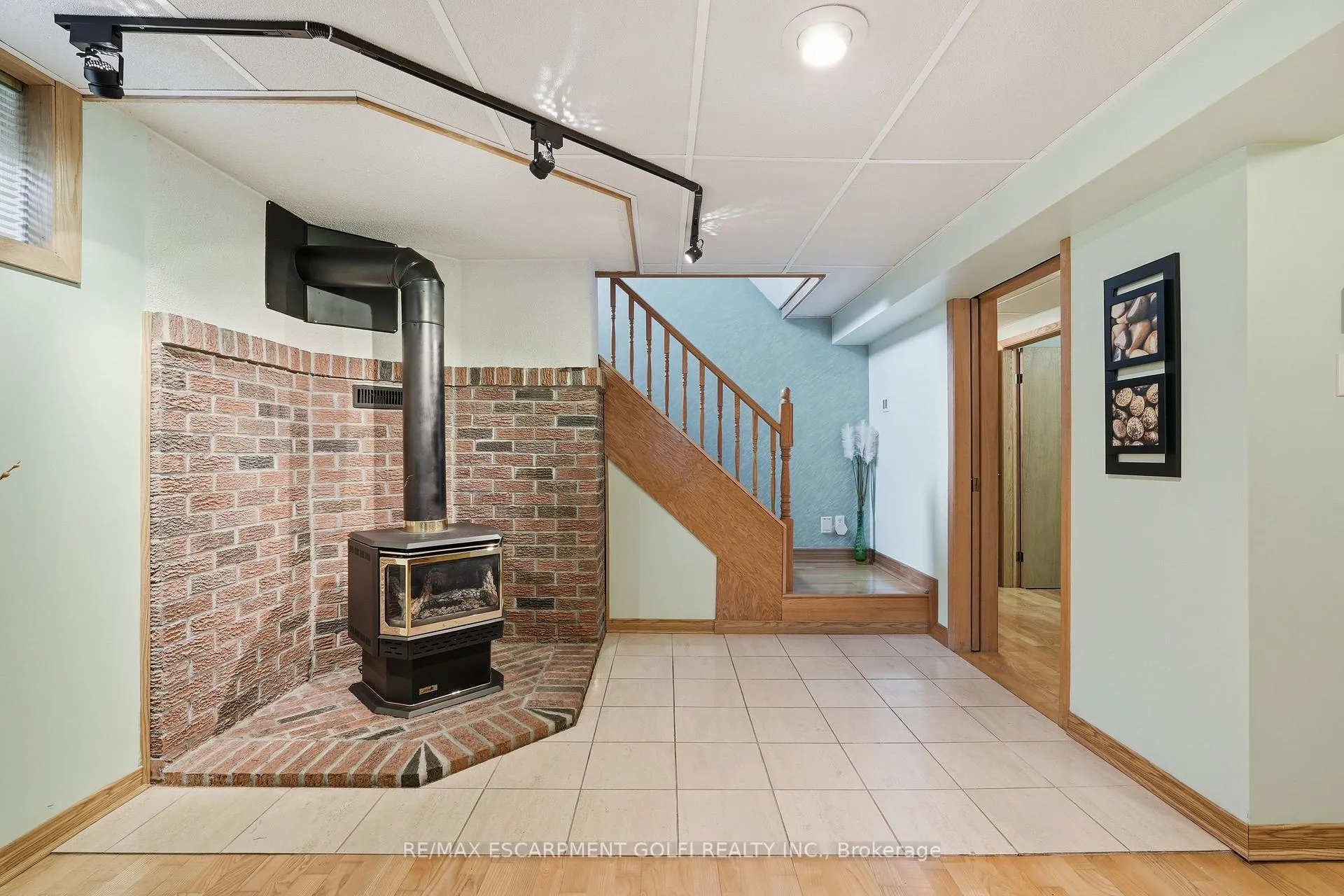 Photo 29 of 4 Tilbury Court, Hamilton, Huntington — HOMEH
