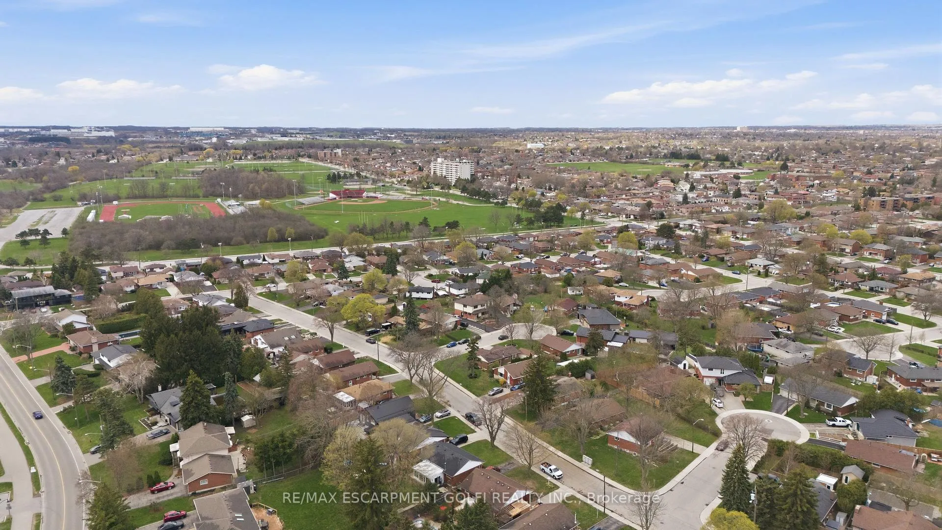 Photo 48 of 4 Tilbury Court, Hamilton, Huntington — HOMEH