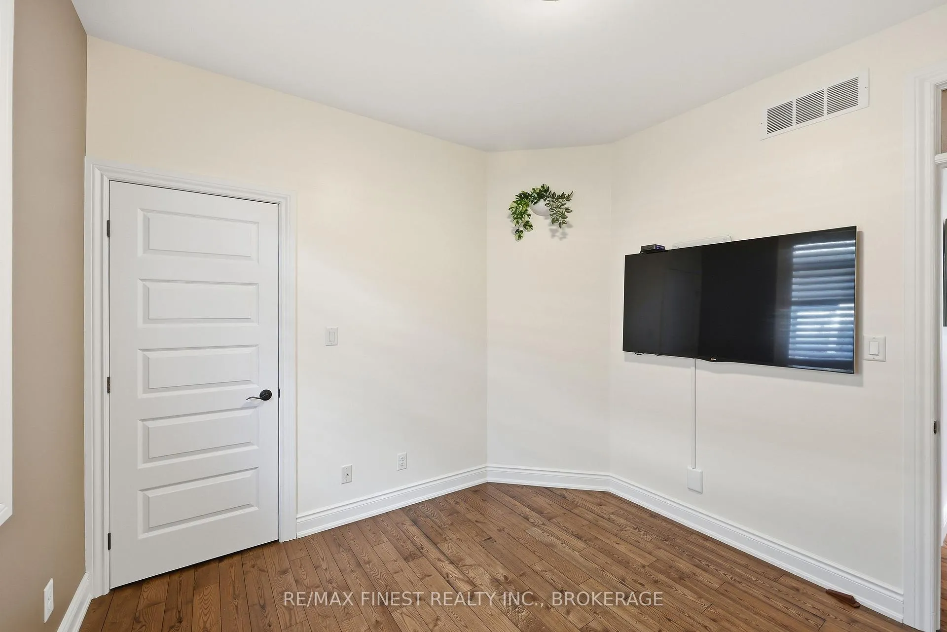 Photo 26 of 50 Bayshore Drive, Loyalist, Bath — HOMEH