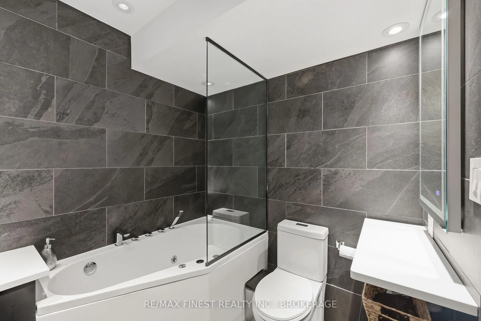 Photo 36 of 50 Bayshore Drive, Loyalist, Bath — HOMEH