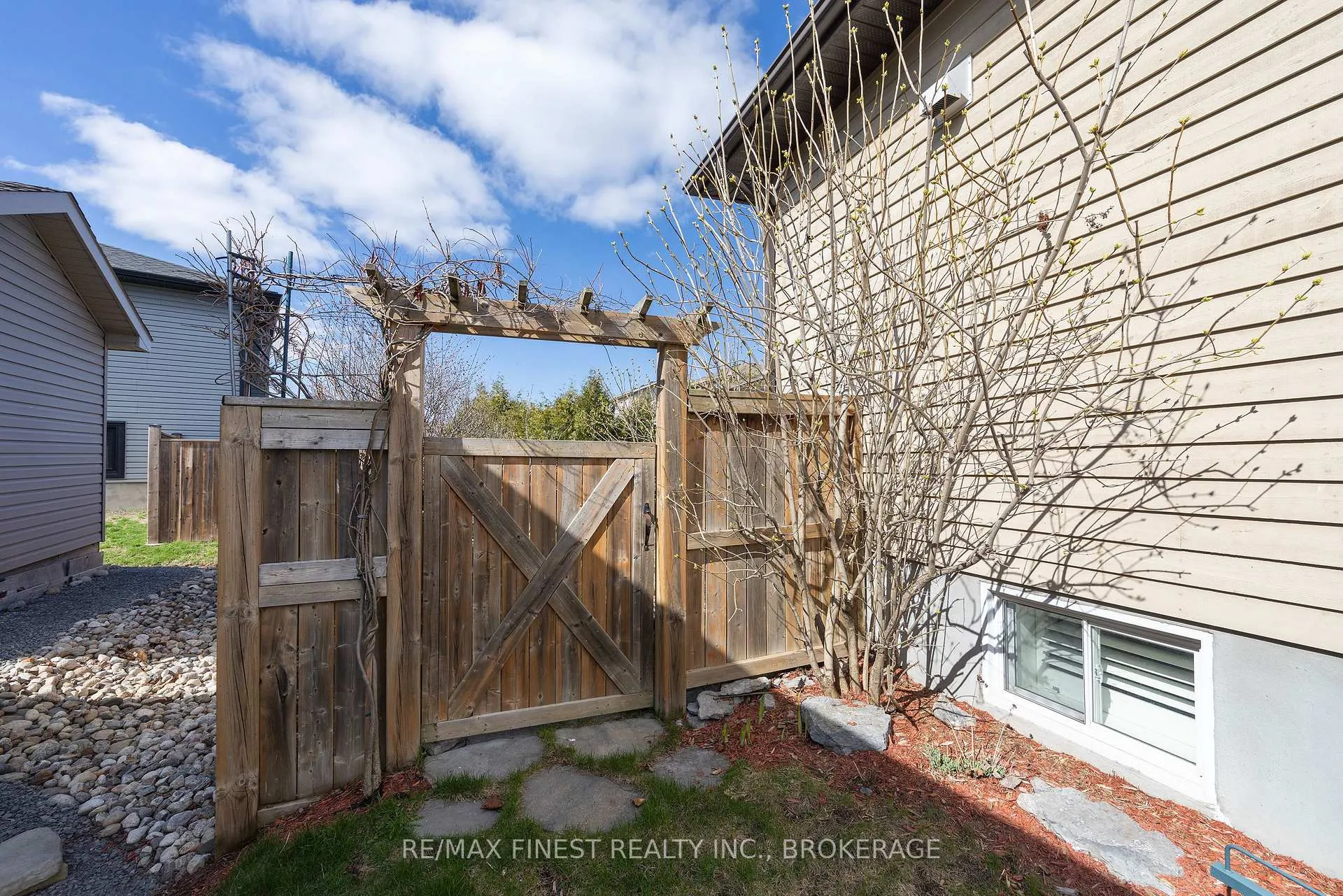 Photo 44 of 50 Bayshore Drive, Loyalist, Bath — HOMEH