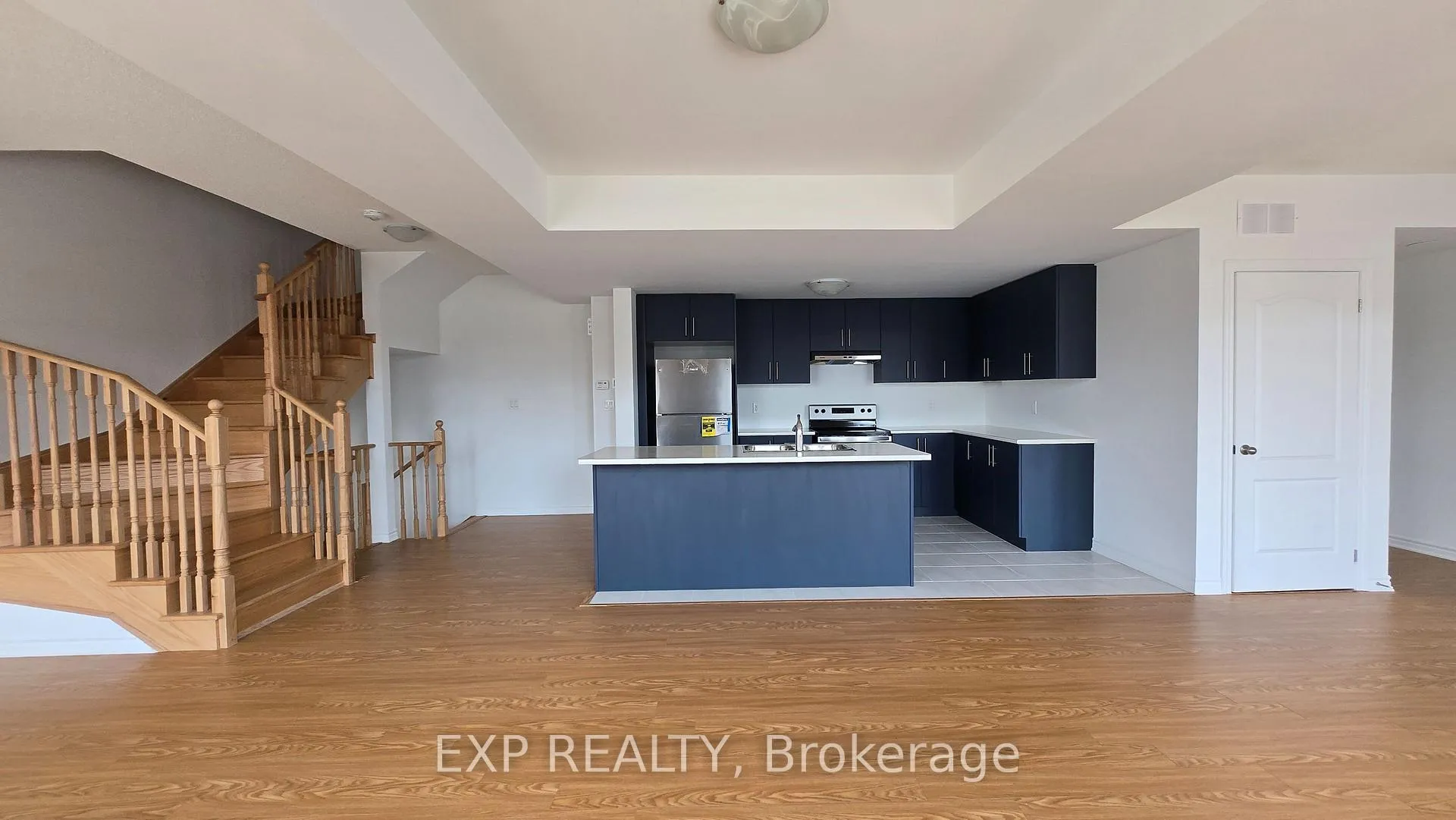 Photo 4 of Unit 3, 429 Dougall Avenue W, Caledon, Rural Caledon — HOMEH