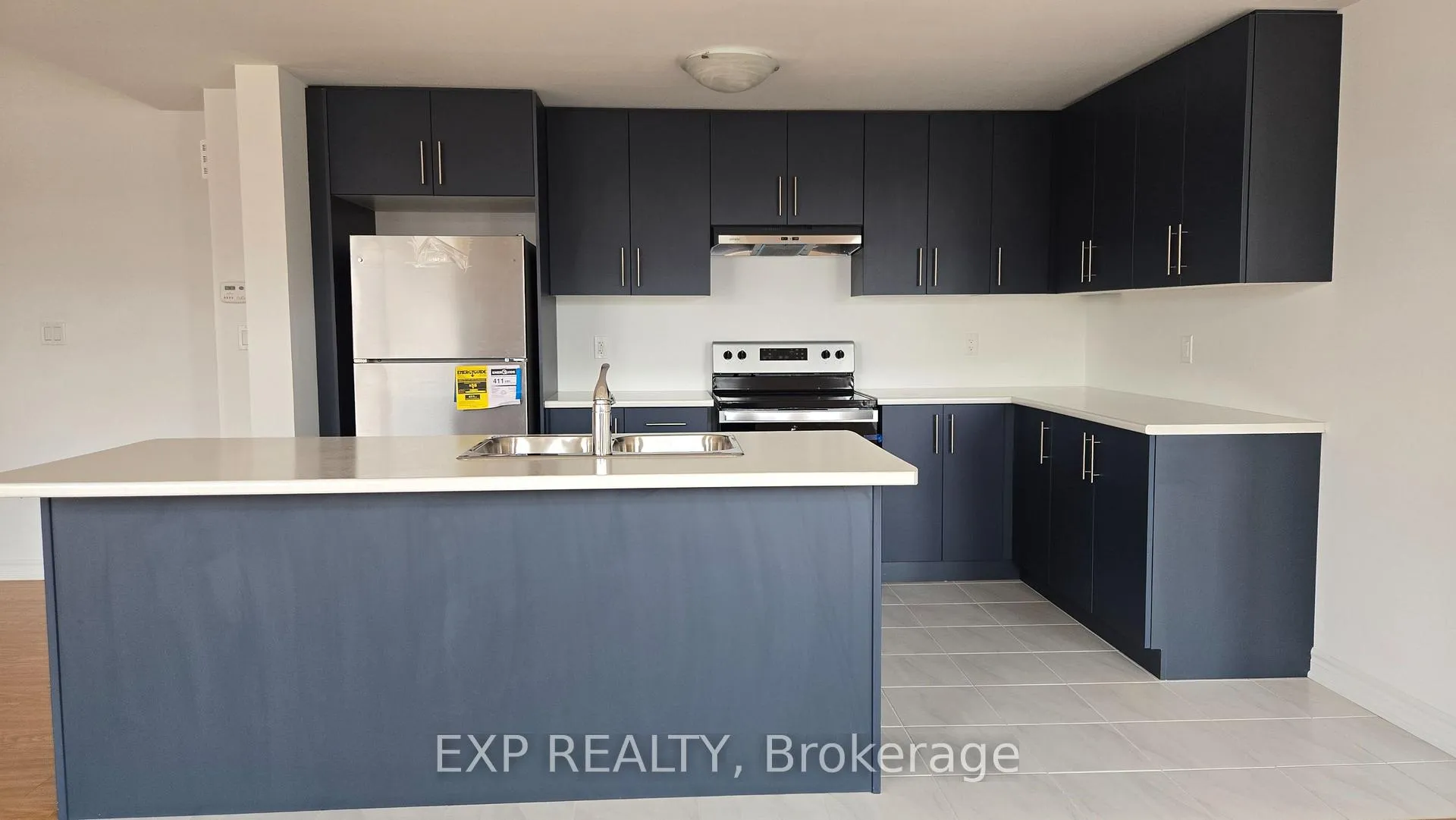 Photo 5 of Unit 3, 429 Dougall Avenue W, Caledon, Rural Caledon — HOMEH