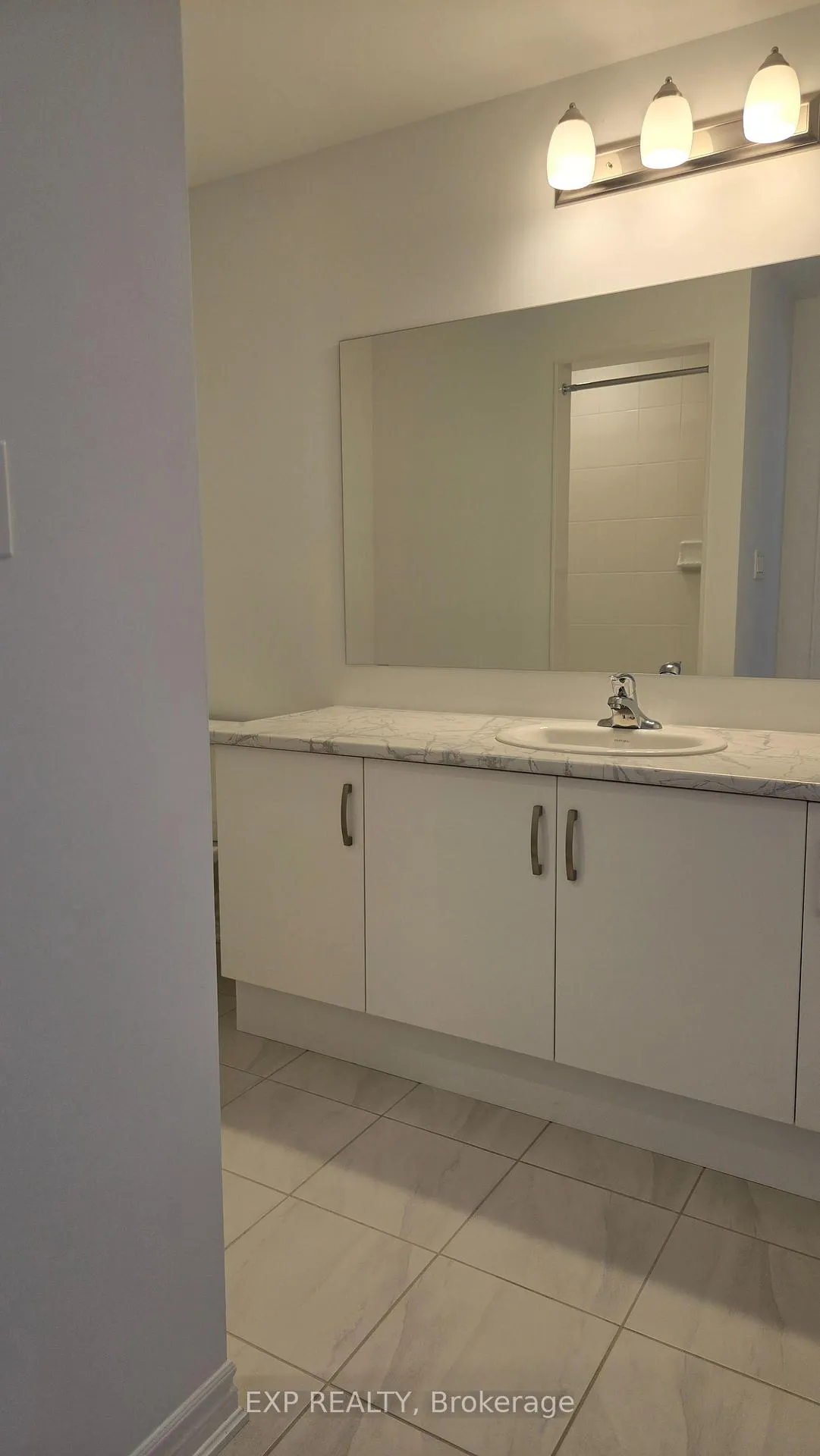 Photo 9 of Unit 3, 429 Dougall Avenue W, Caledon, Rural Caledon — HOMEH
