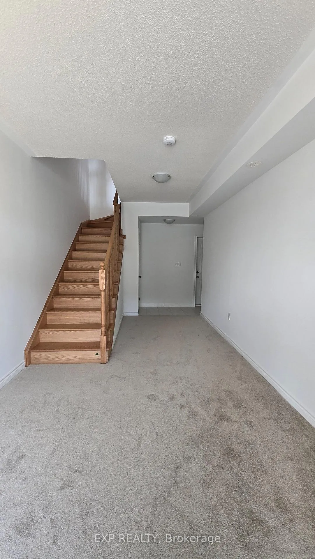 Photo 12 of Unit 3, 429 Dougall Avenue W, Caledon, Rural Caledon — HOMEH