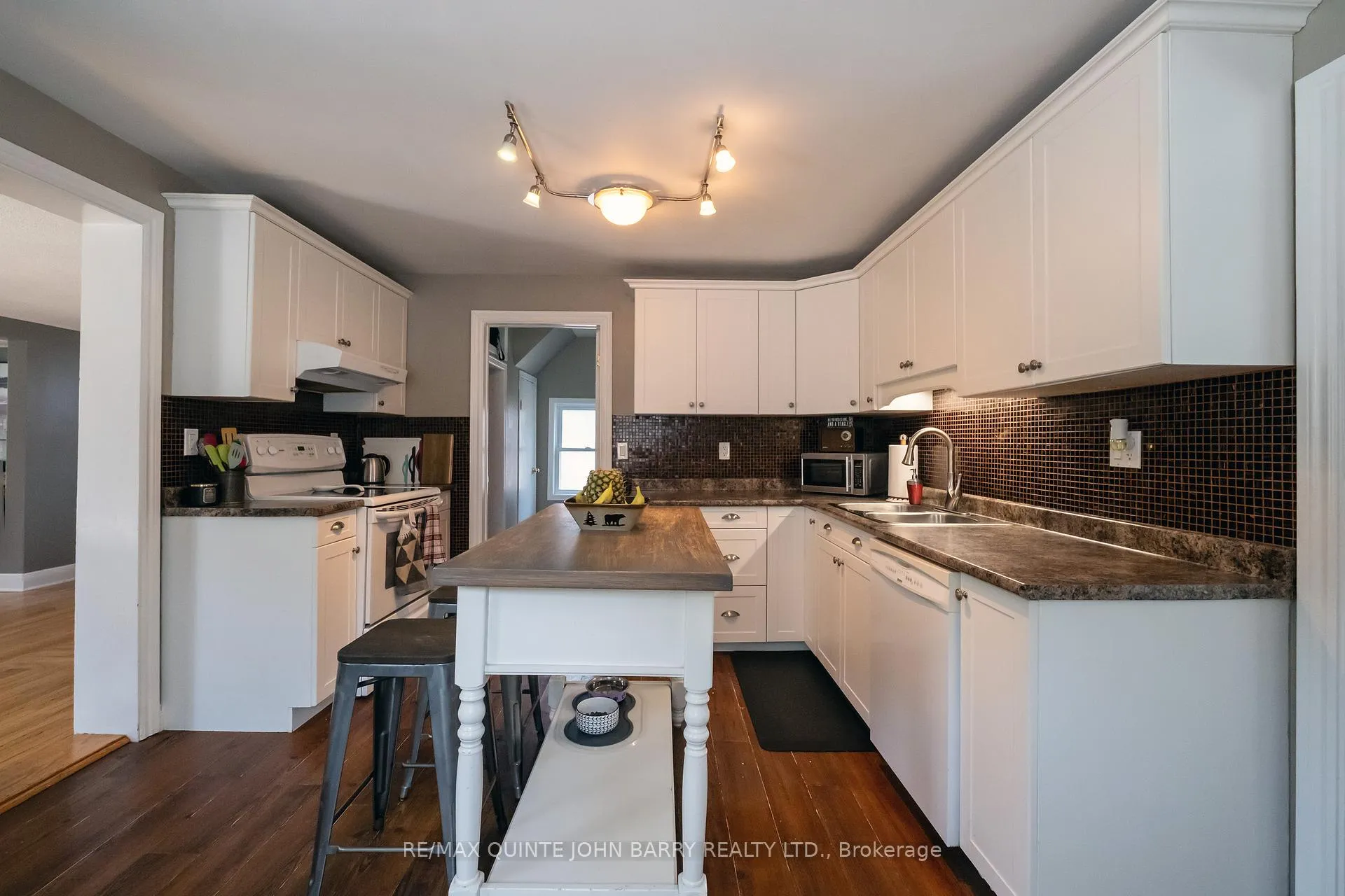 Photo 11 of 17 James Street, Quinte West, Trenton Ward — HOMEH