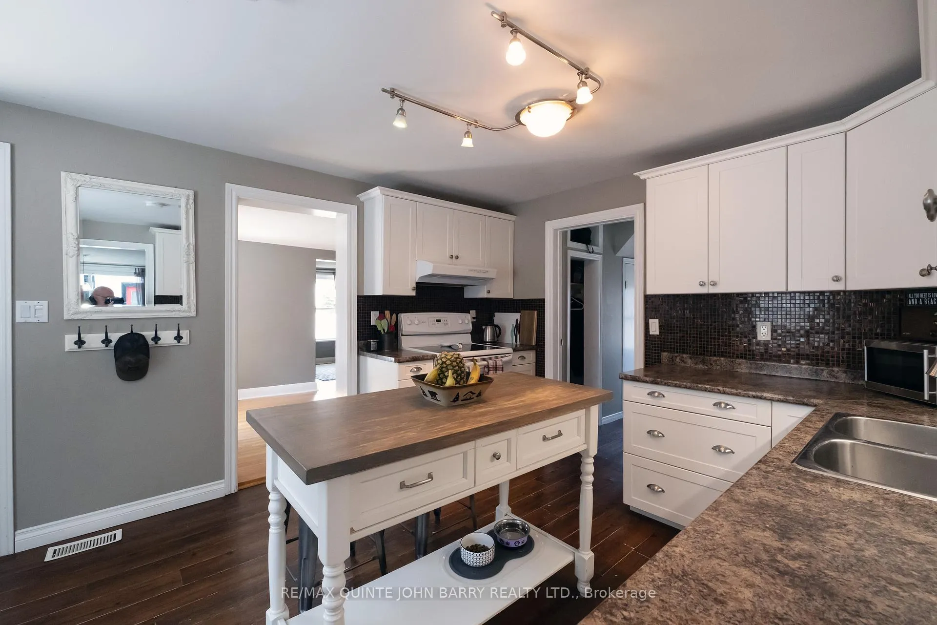 Photo 12 of 17 James Street, Quinte West, Trenton Ward — HOMEH