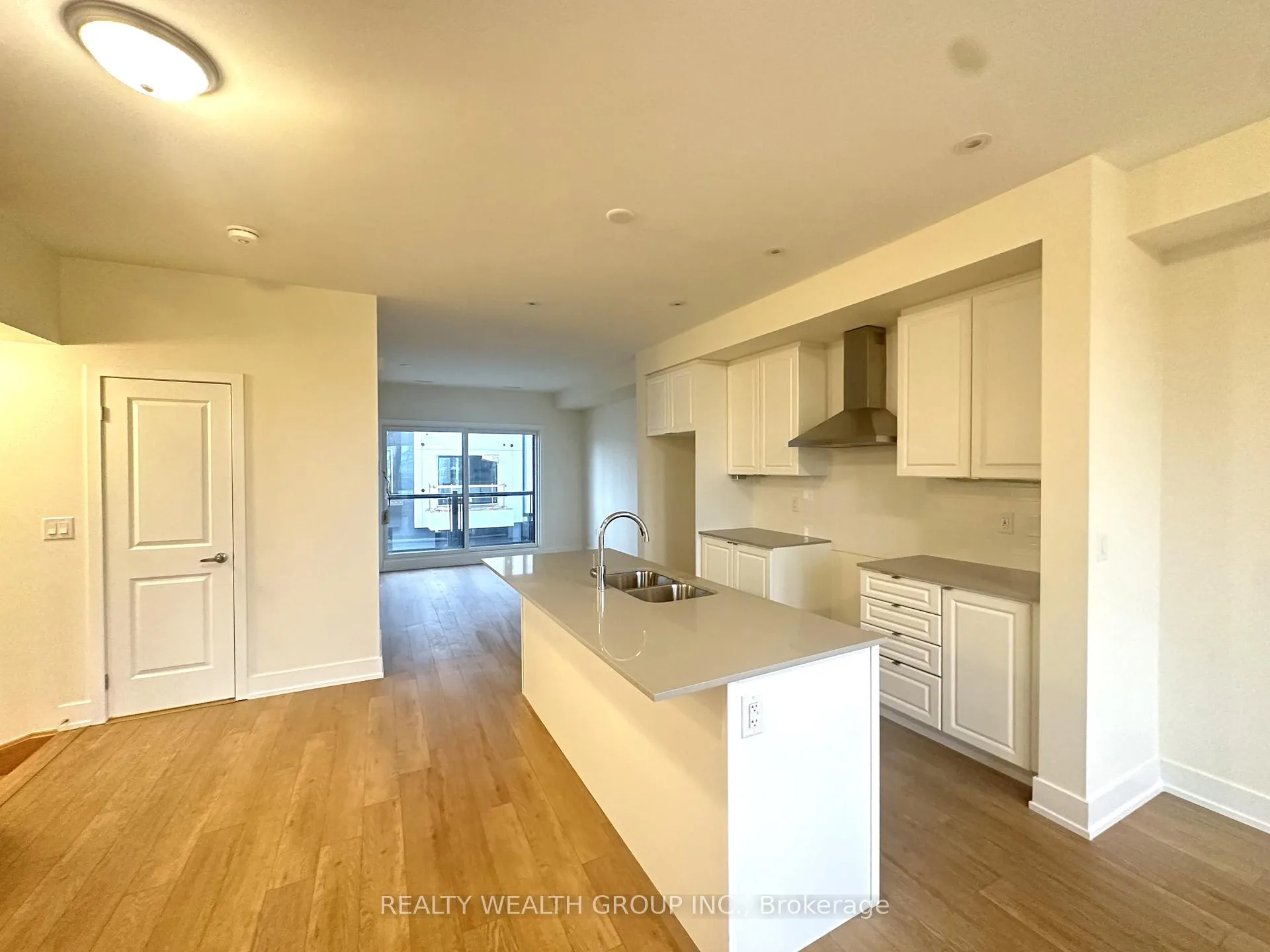 Photo 4 of 15 Mariner`s Pier Way, Orillia — HOMEH