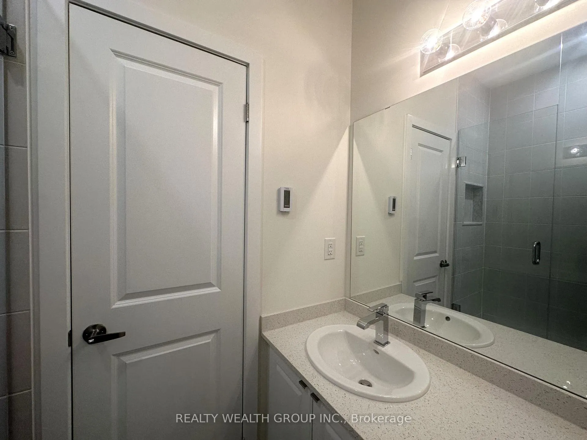 Photo 13 of 15 Mariner`s Pier Way, Orillia — HOMEH