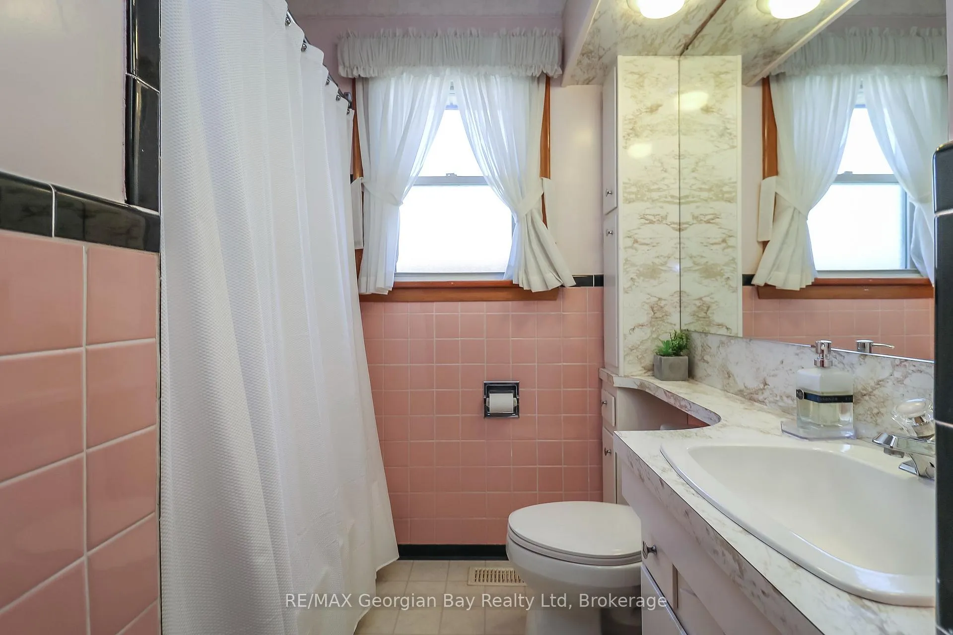 Photo 15 of 287 John Street, Midland — HOMEH