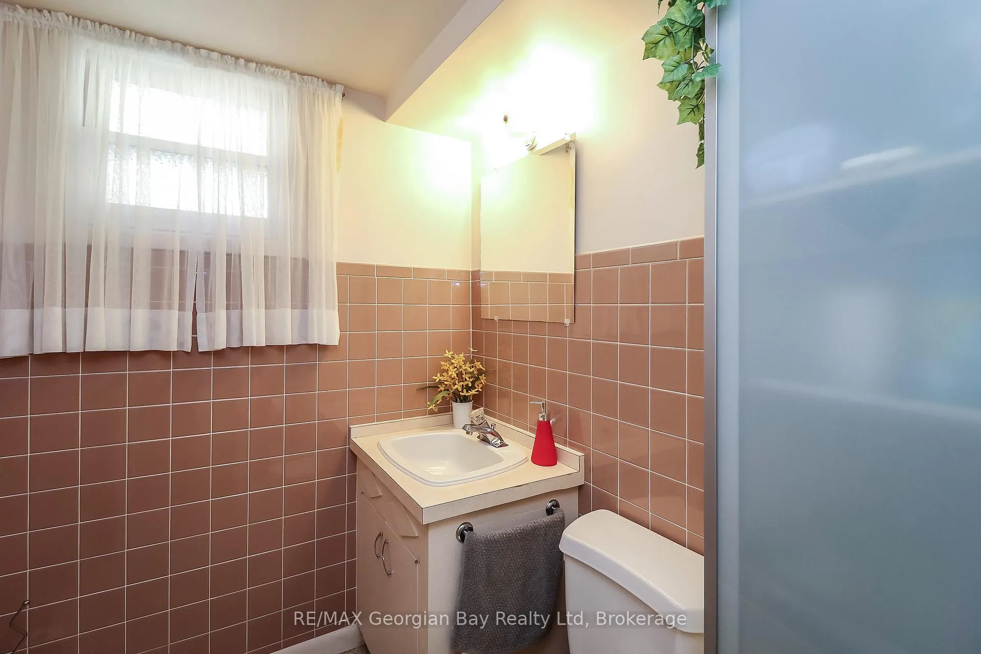 Photo 25 of 287 John Street, Midland — HOMEH