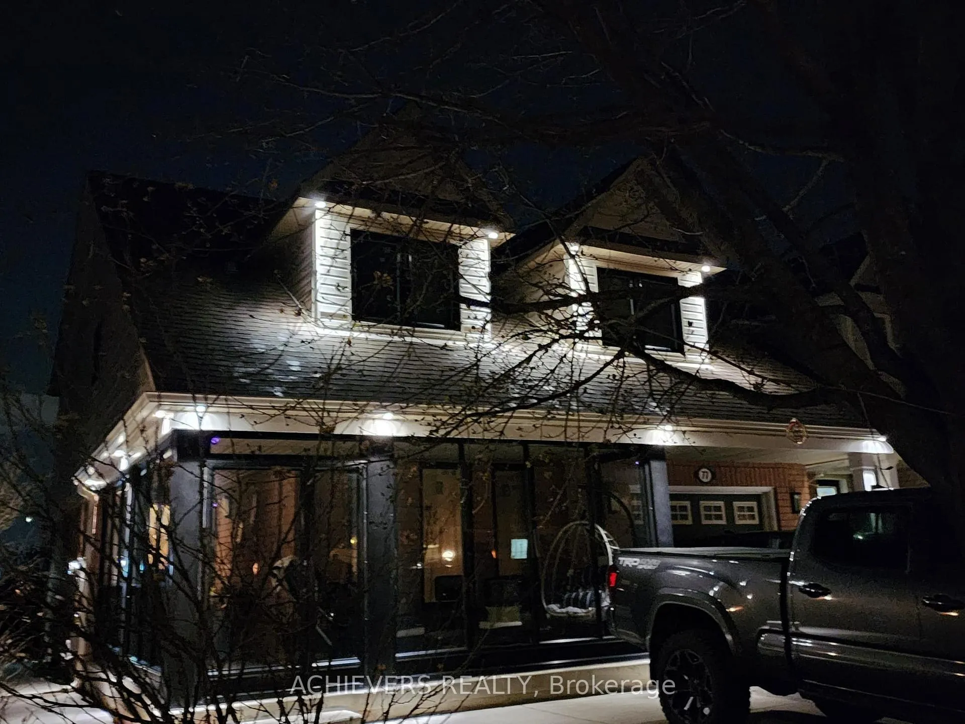 Photo 2 of 77 Thorpe Crescent, Brampton, Fletcher's Meadow — HOMEH
