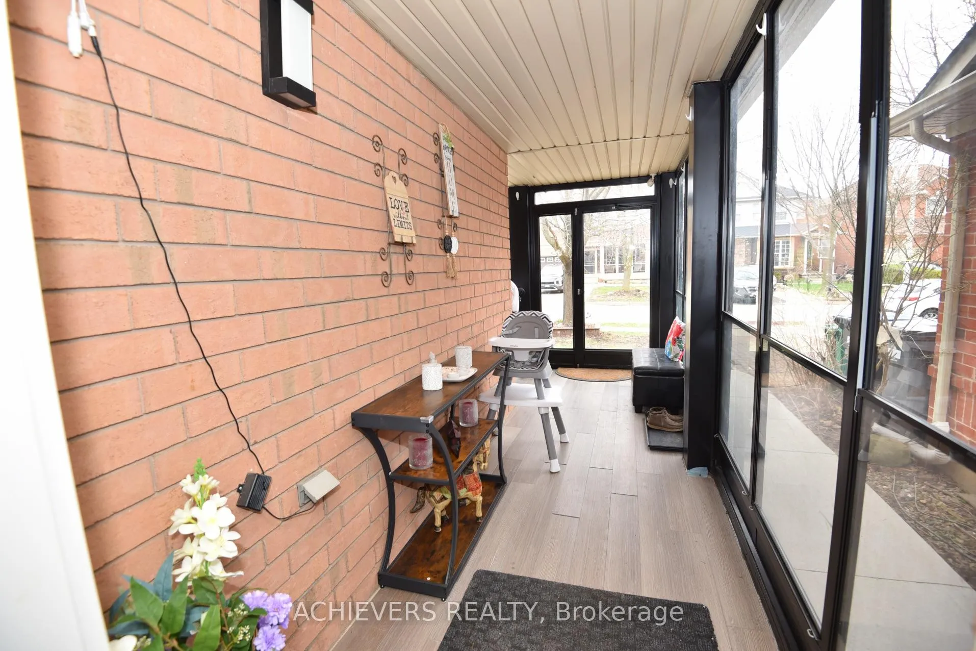 Photo 7 of 77 Thorpe Crescent, Brampton, Fletcher's Meadow — HOMEH