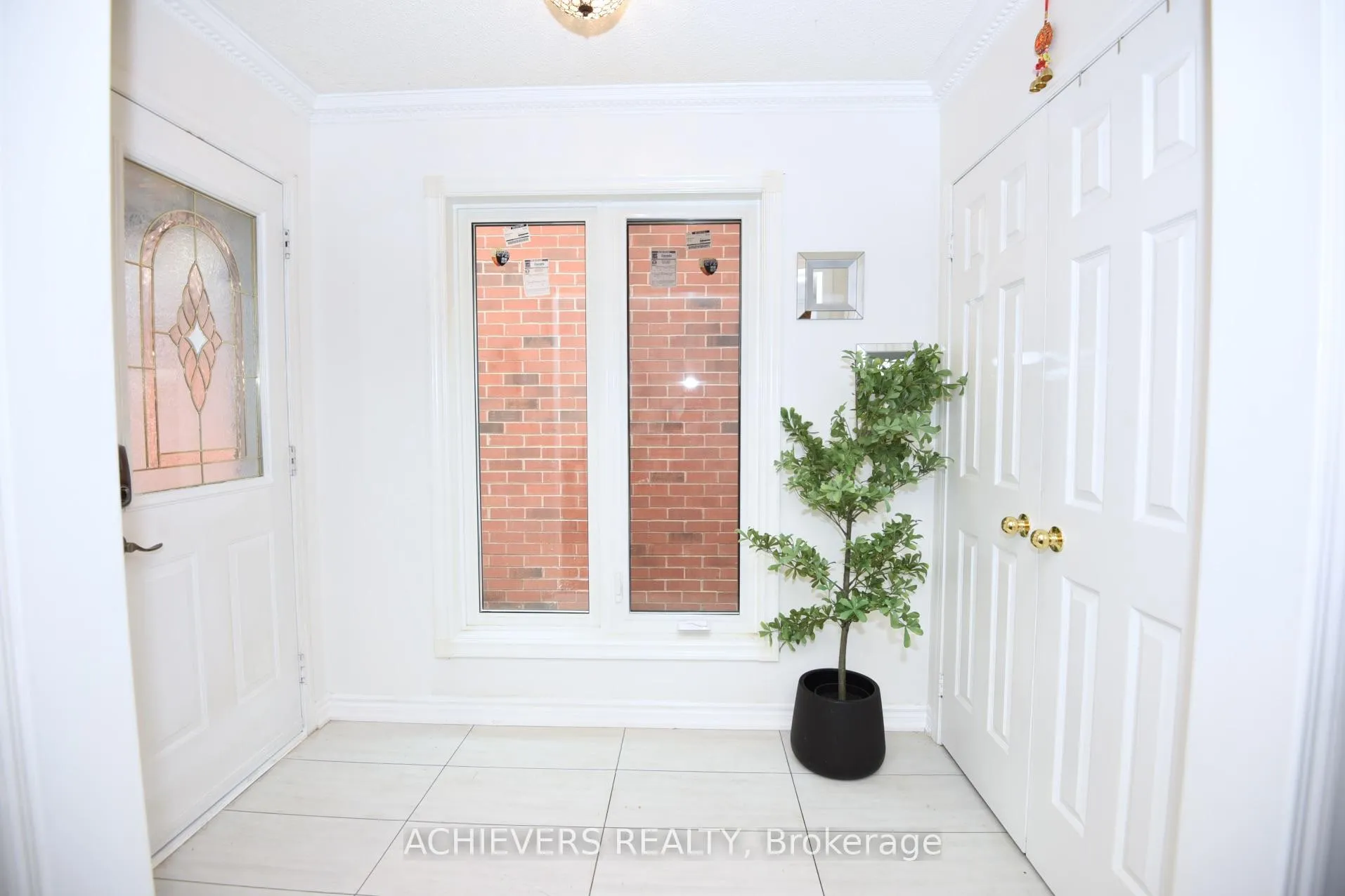 Photo 10 of 77 Thorpe Crescent, Brampton, Fletcher's Meadow — HOMEH