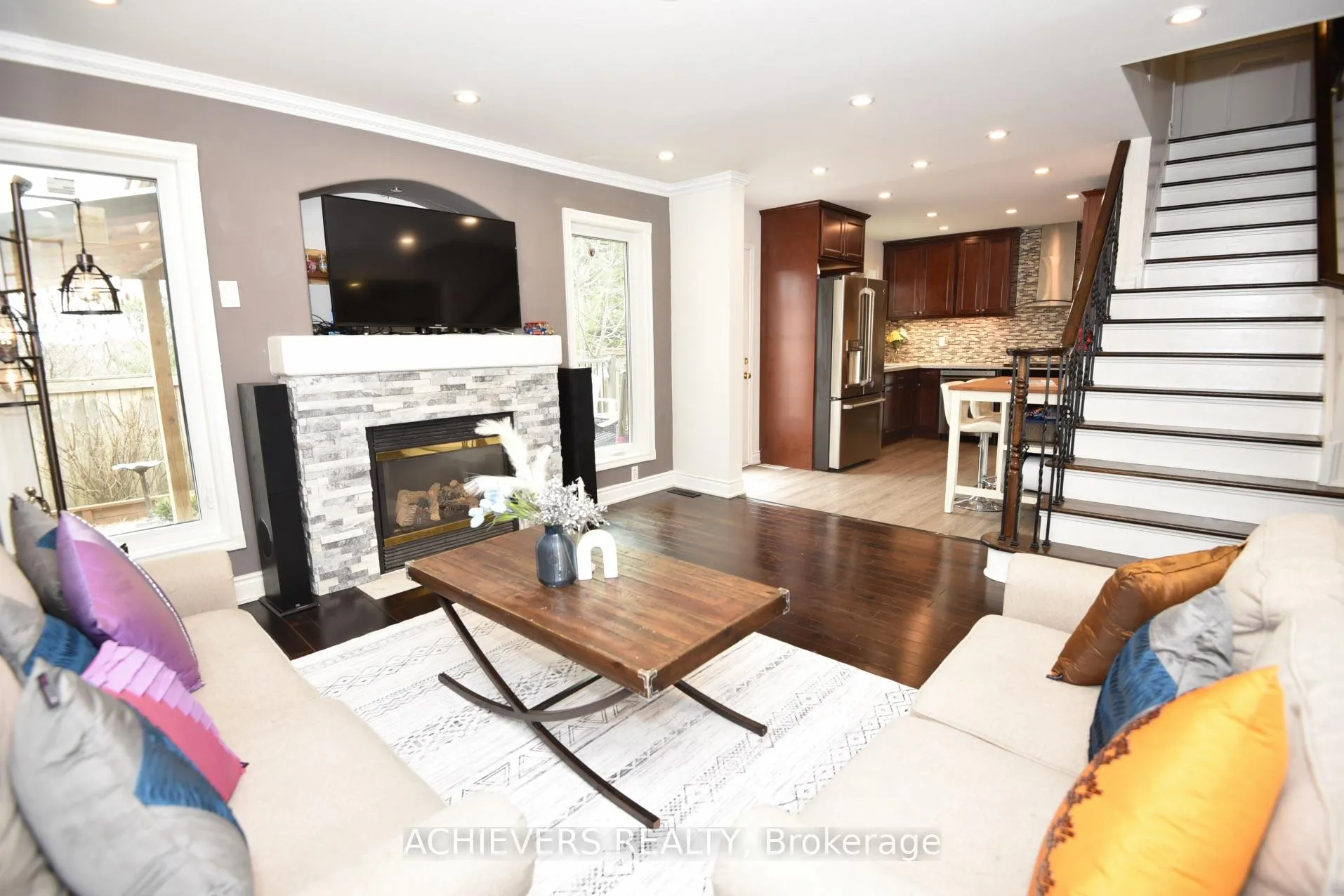 Photo 18 of 77 Thorpe Crescent, Brampton, Fletcher's Meadow — HOMEH