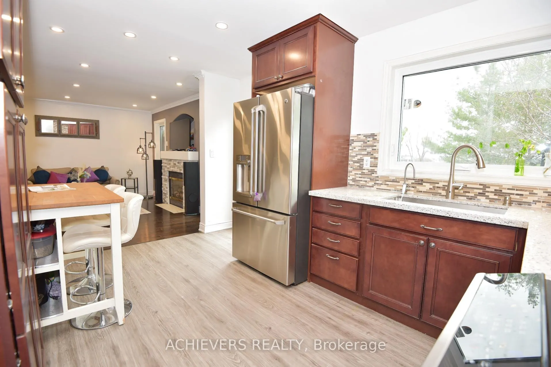 Photo 23 of 77 Thorpe Crescent, Brampton, Fletcher's Meadow — HOMEH